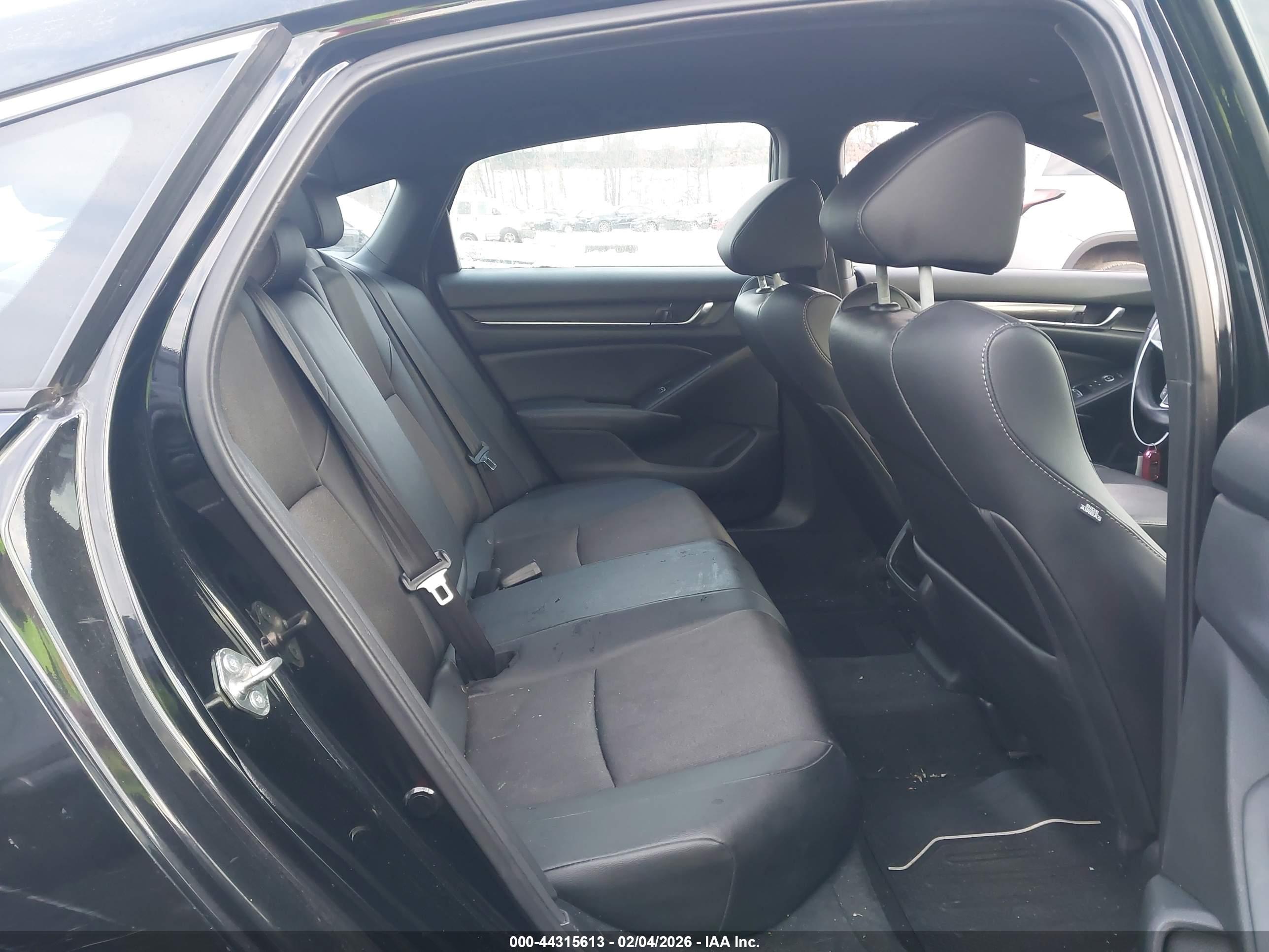 HONDA ACCORD image 8