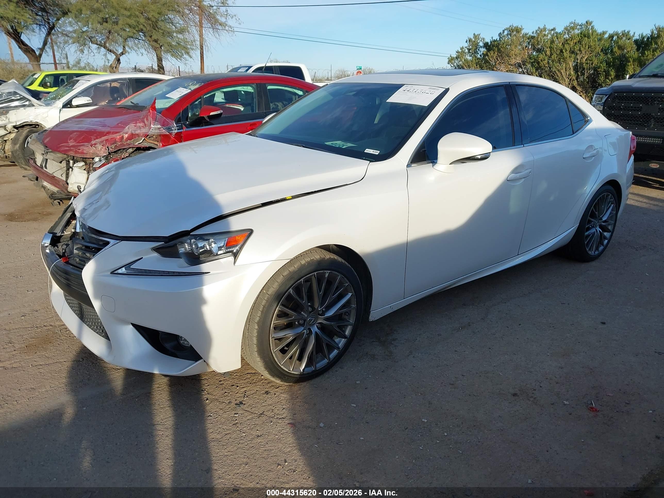 LEXUS IS image 2