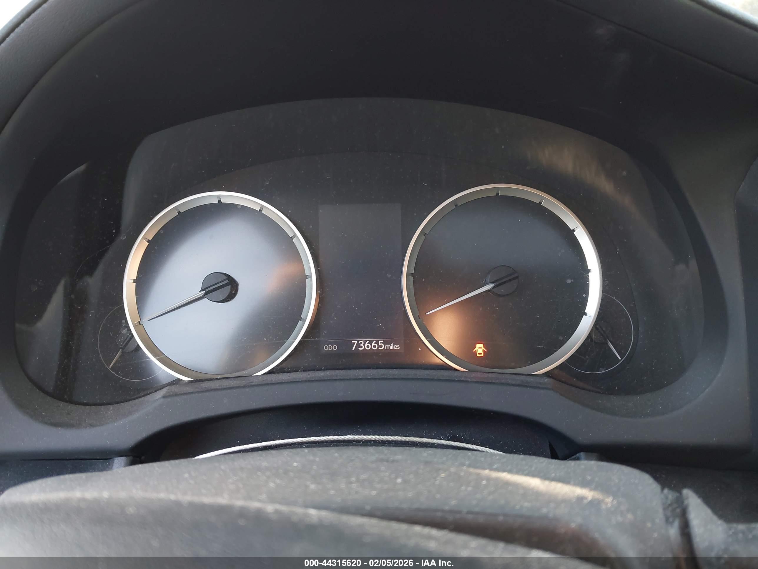 LEXUS IS image 7