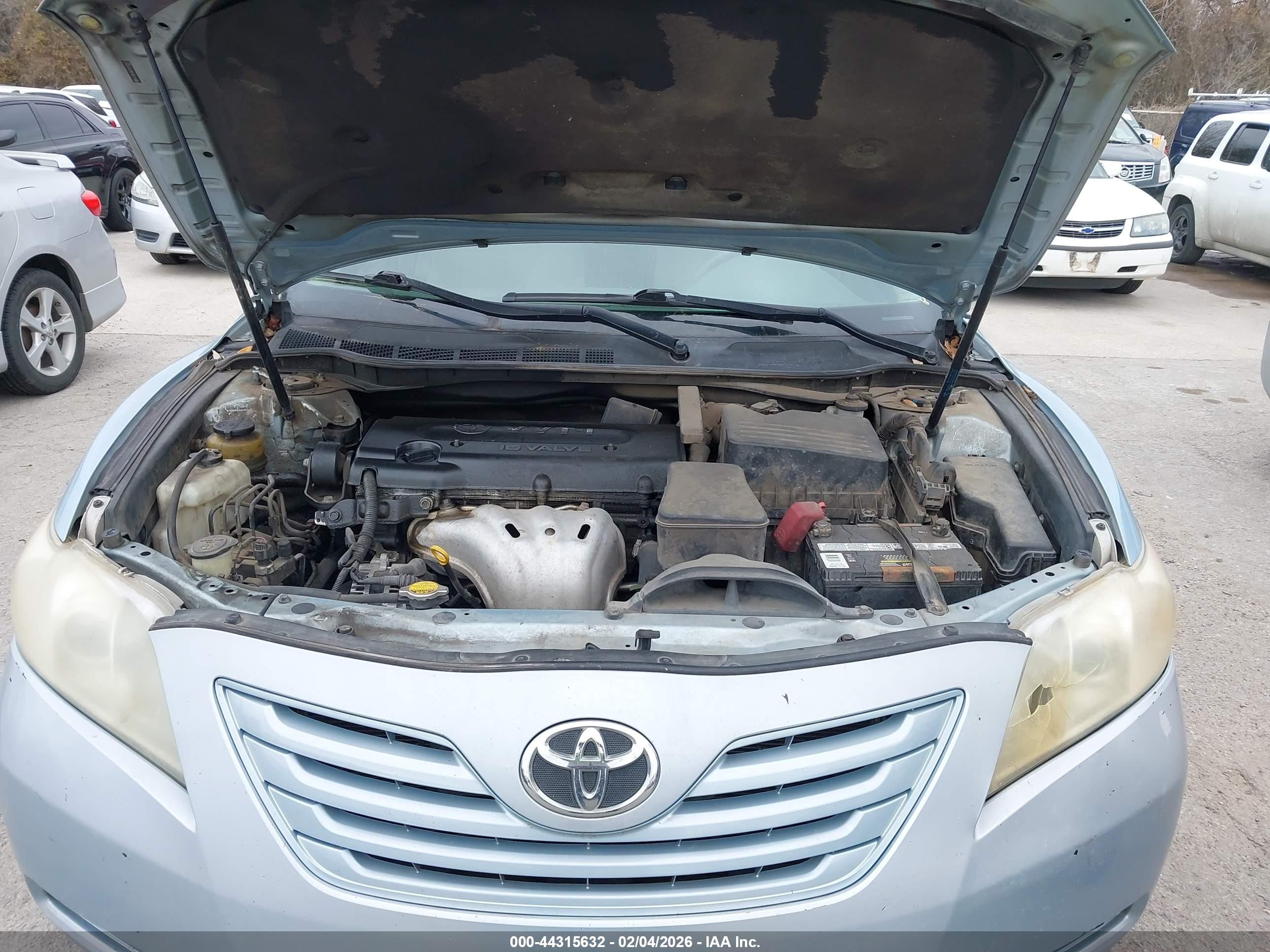 TOYOTA CAMRY image 10