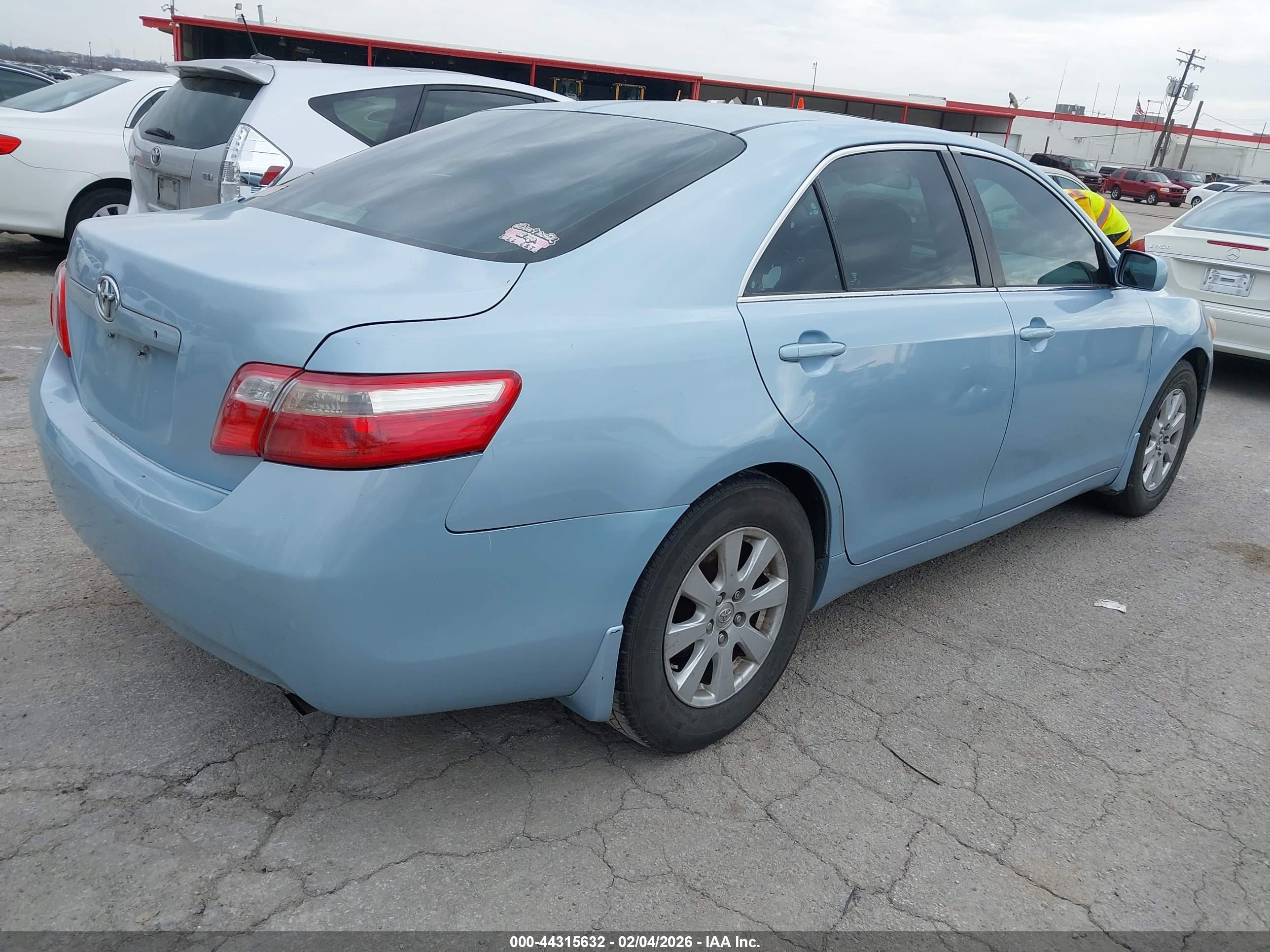 TOYOTA CAMRY image 4