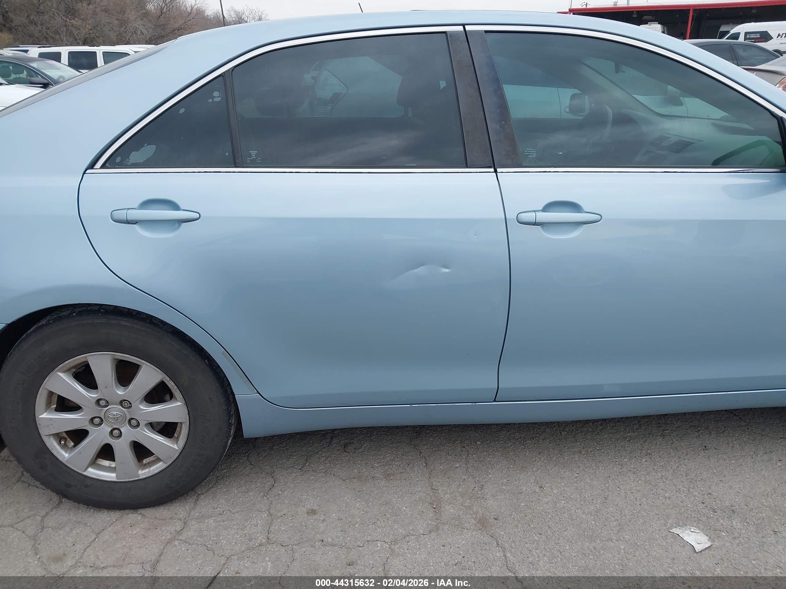 TOYOTA CAMRY image 6