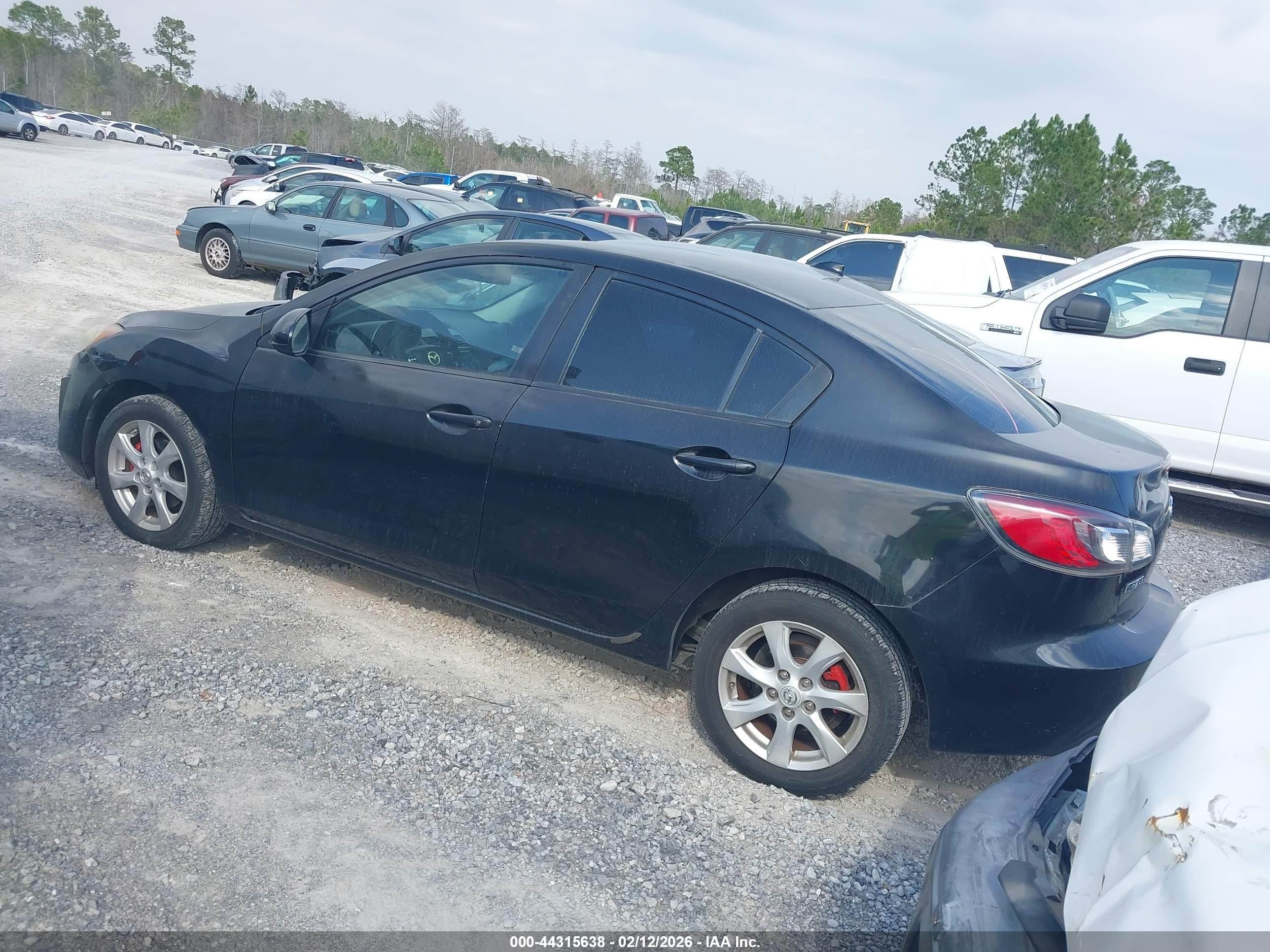 MAZDA MAZDA3 image 3