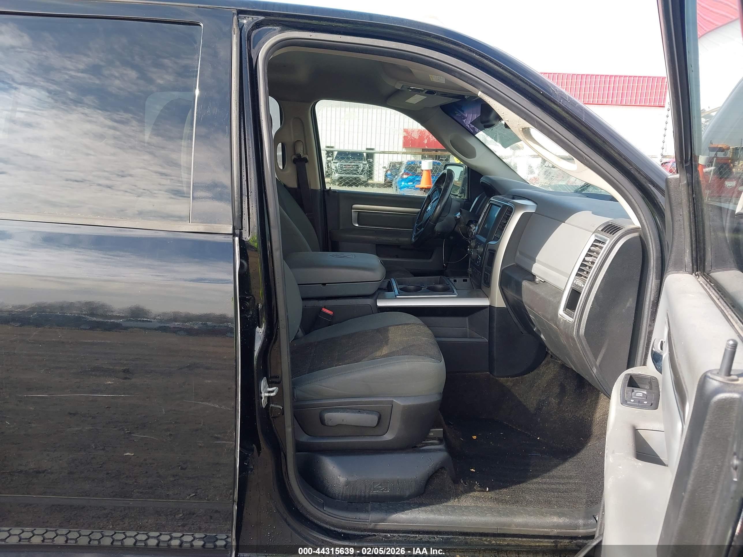 RAM 2500 image 5