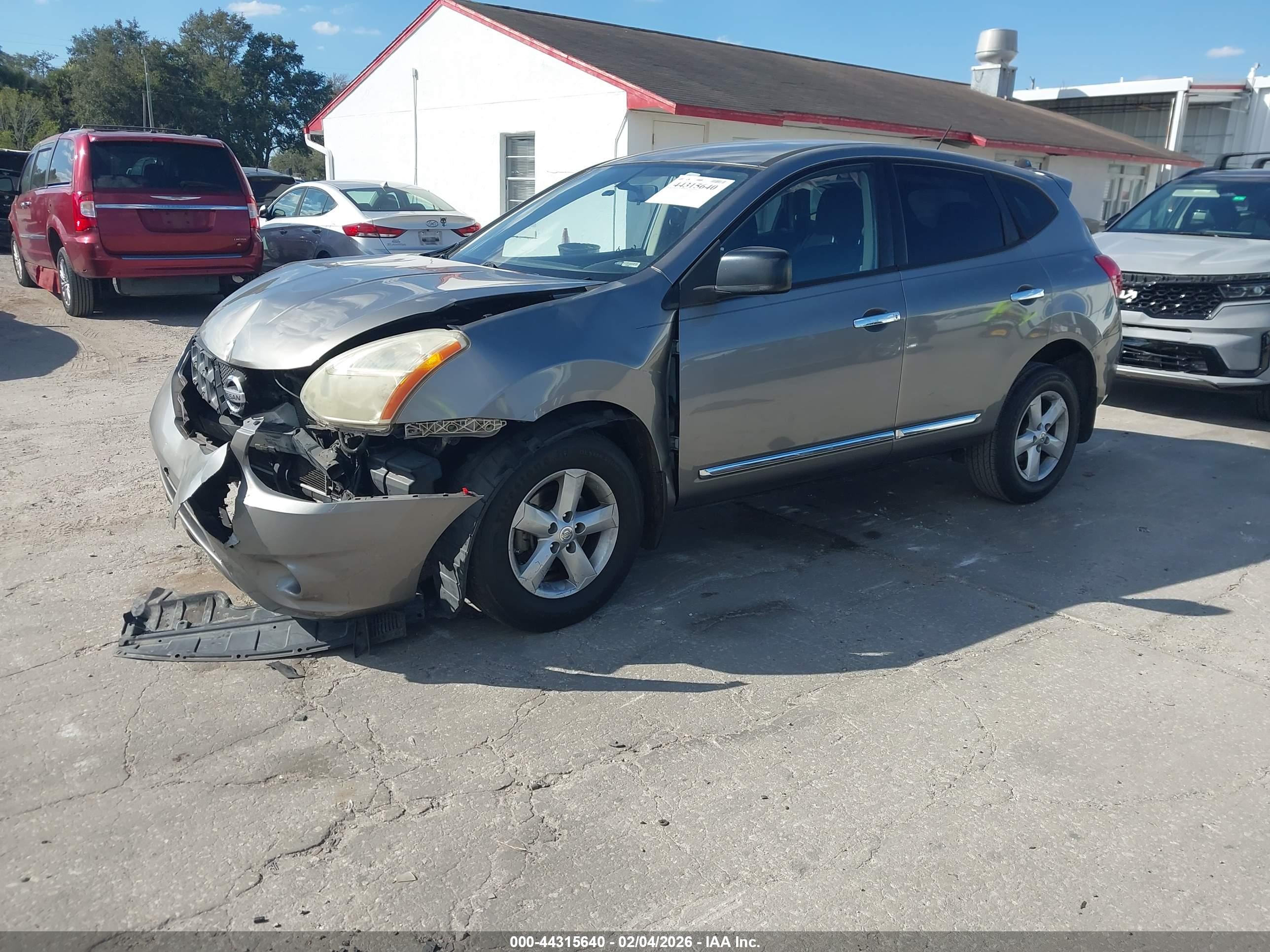 NISSAN ROGUE image 2
