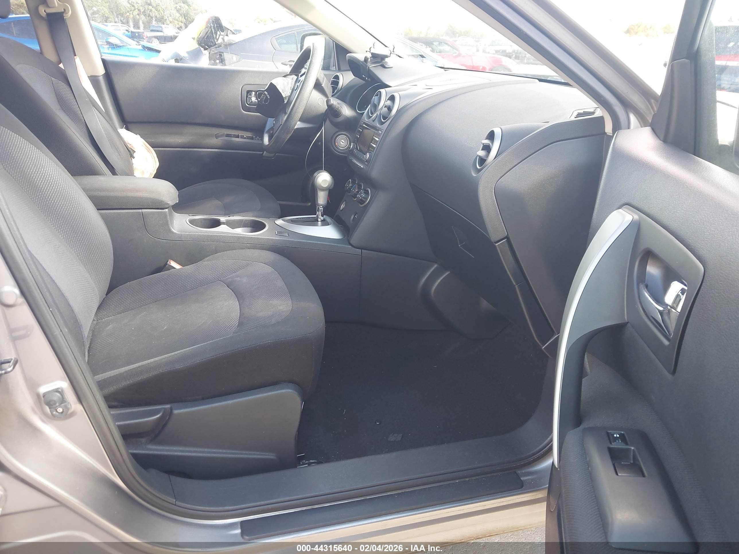 NISSAN ROGUE image 5