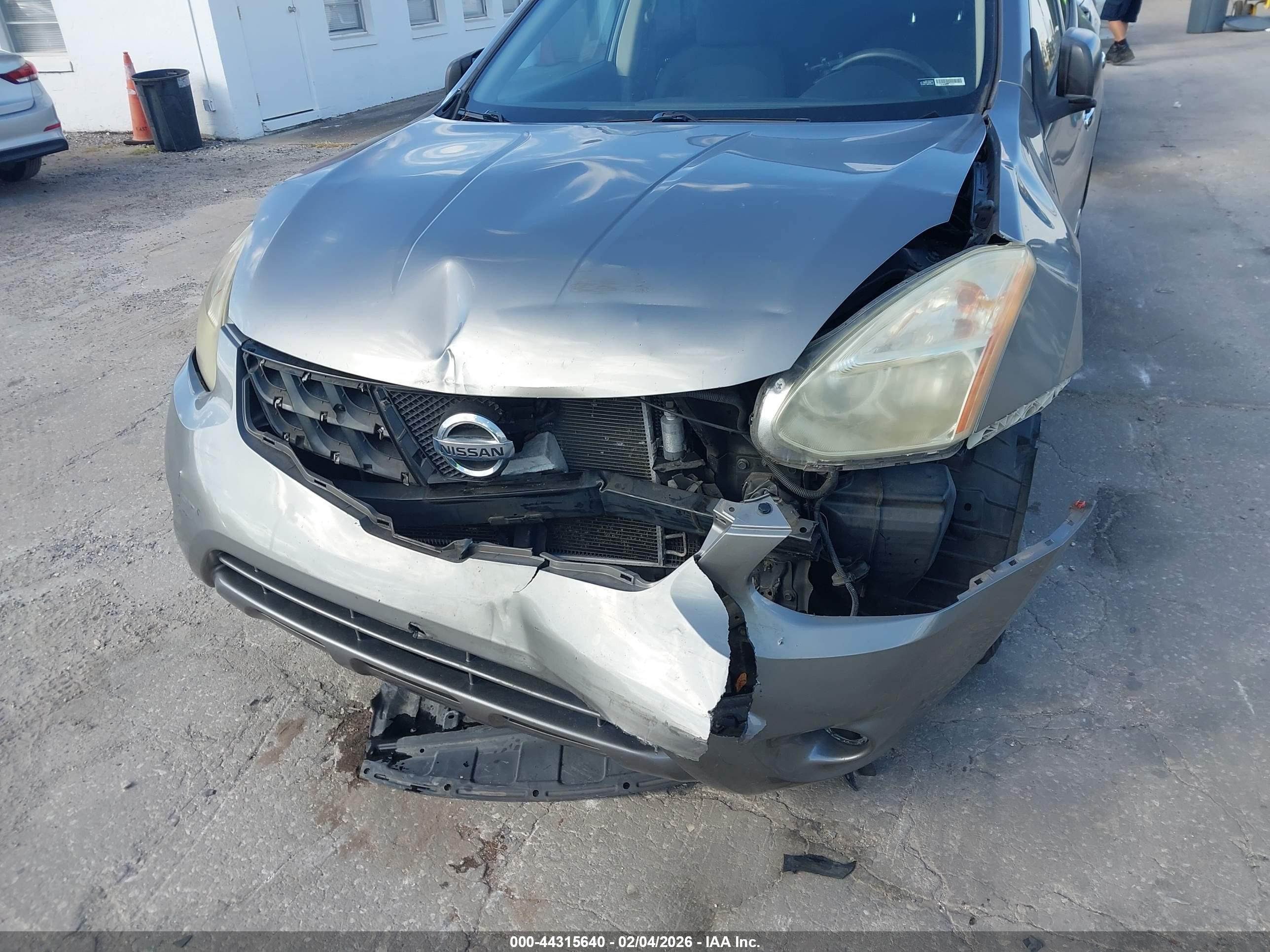 NISSAN ROGUE image 6