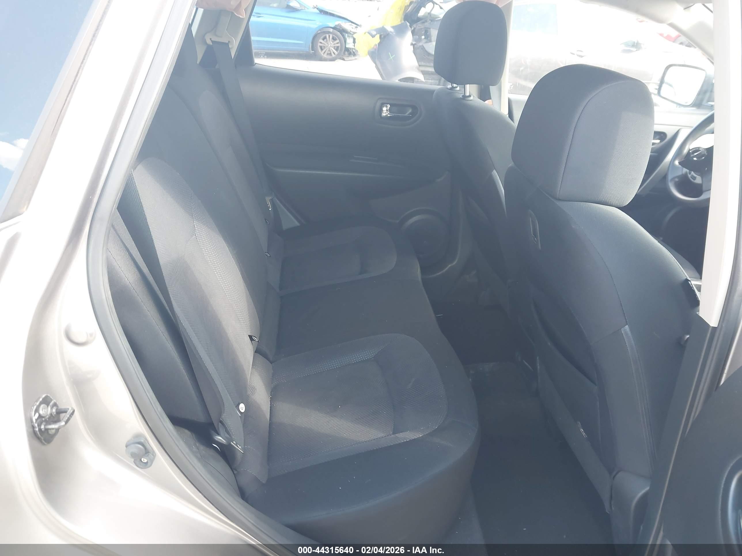 NISSAN ROGUE image 8