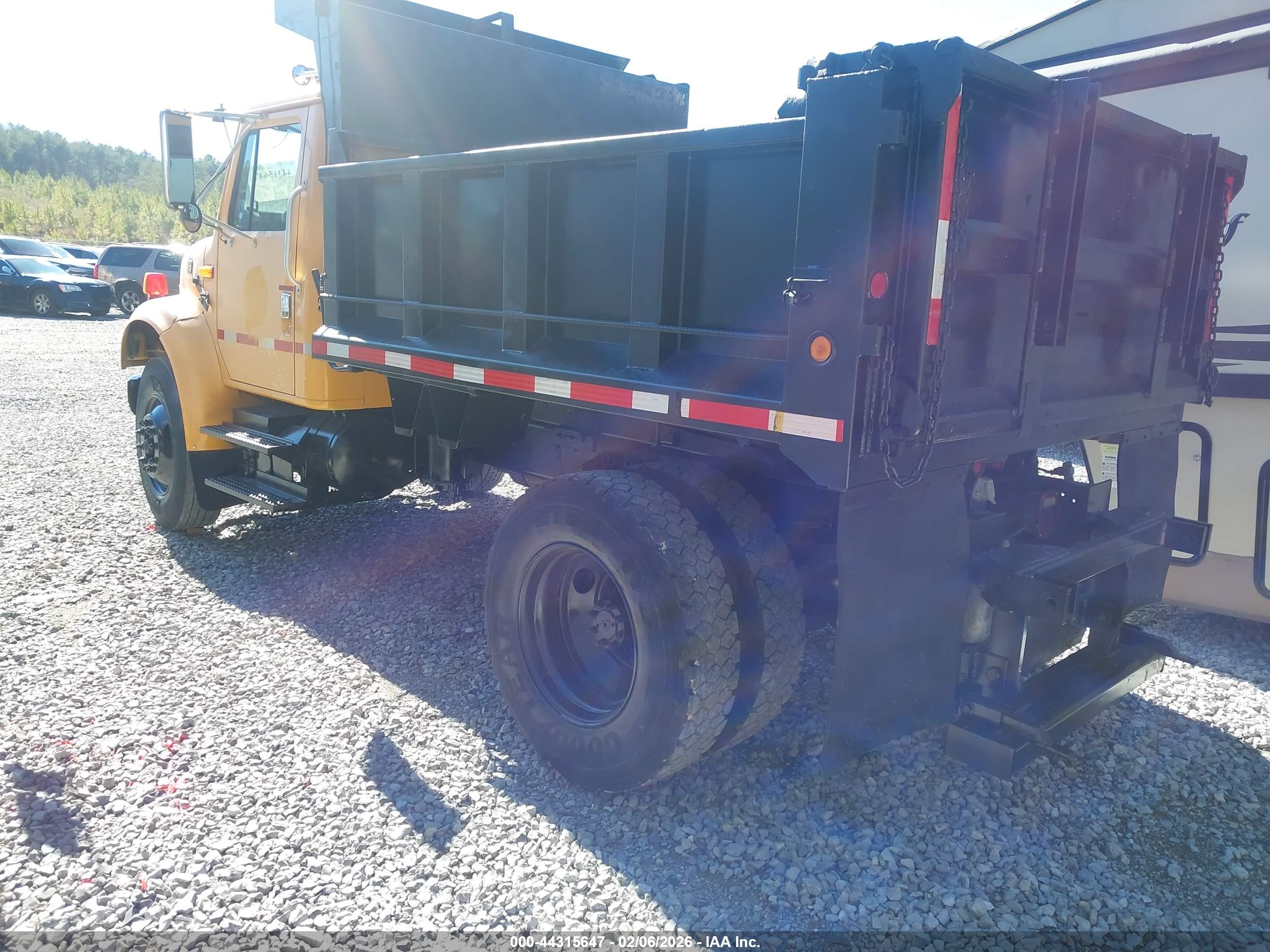 INTERNATIONAL 4000 image 3
