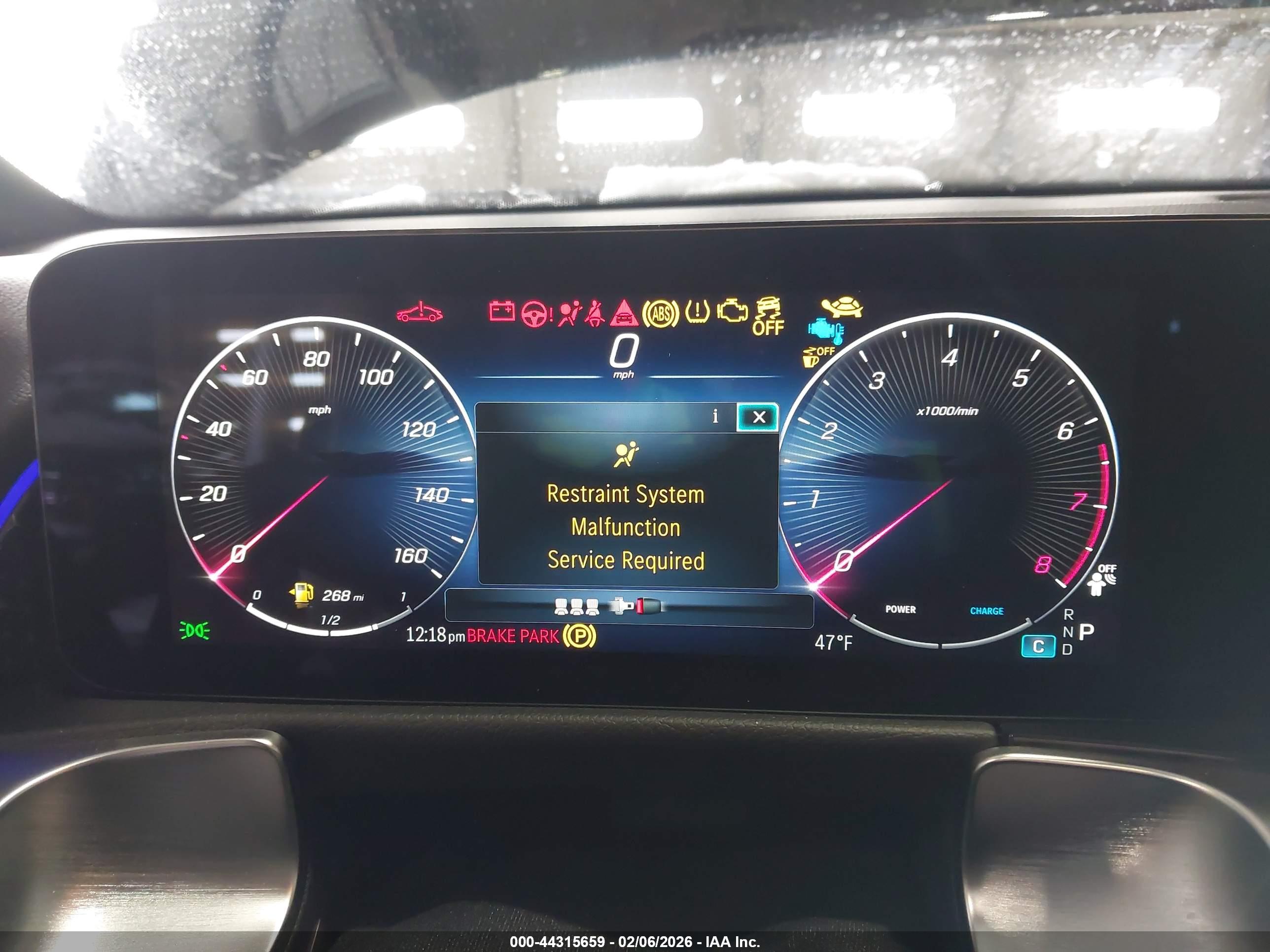MERCEDES-BENZ GLB image 7