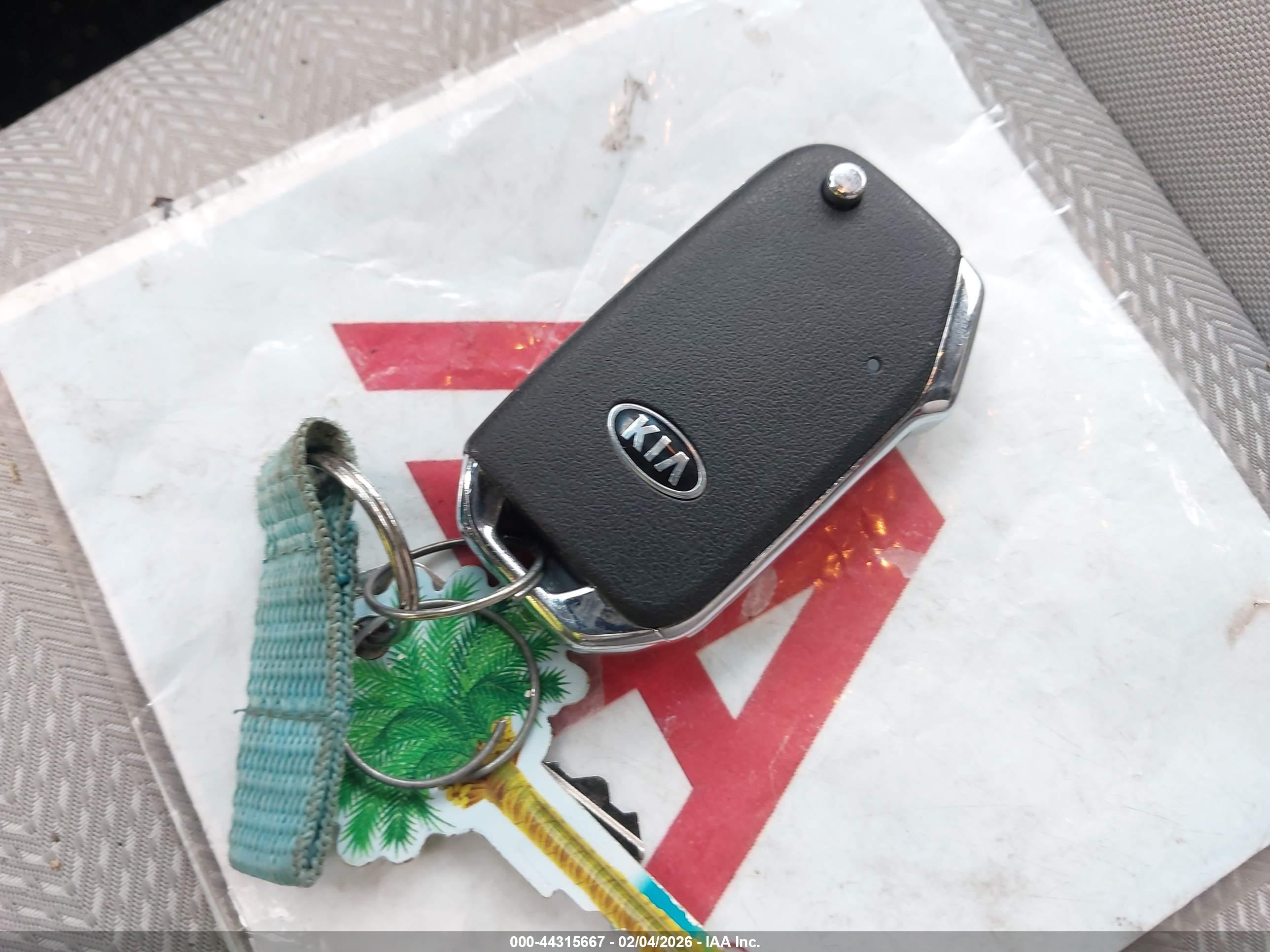 KIA SPORTAGE image 11