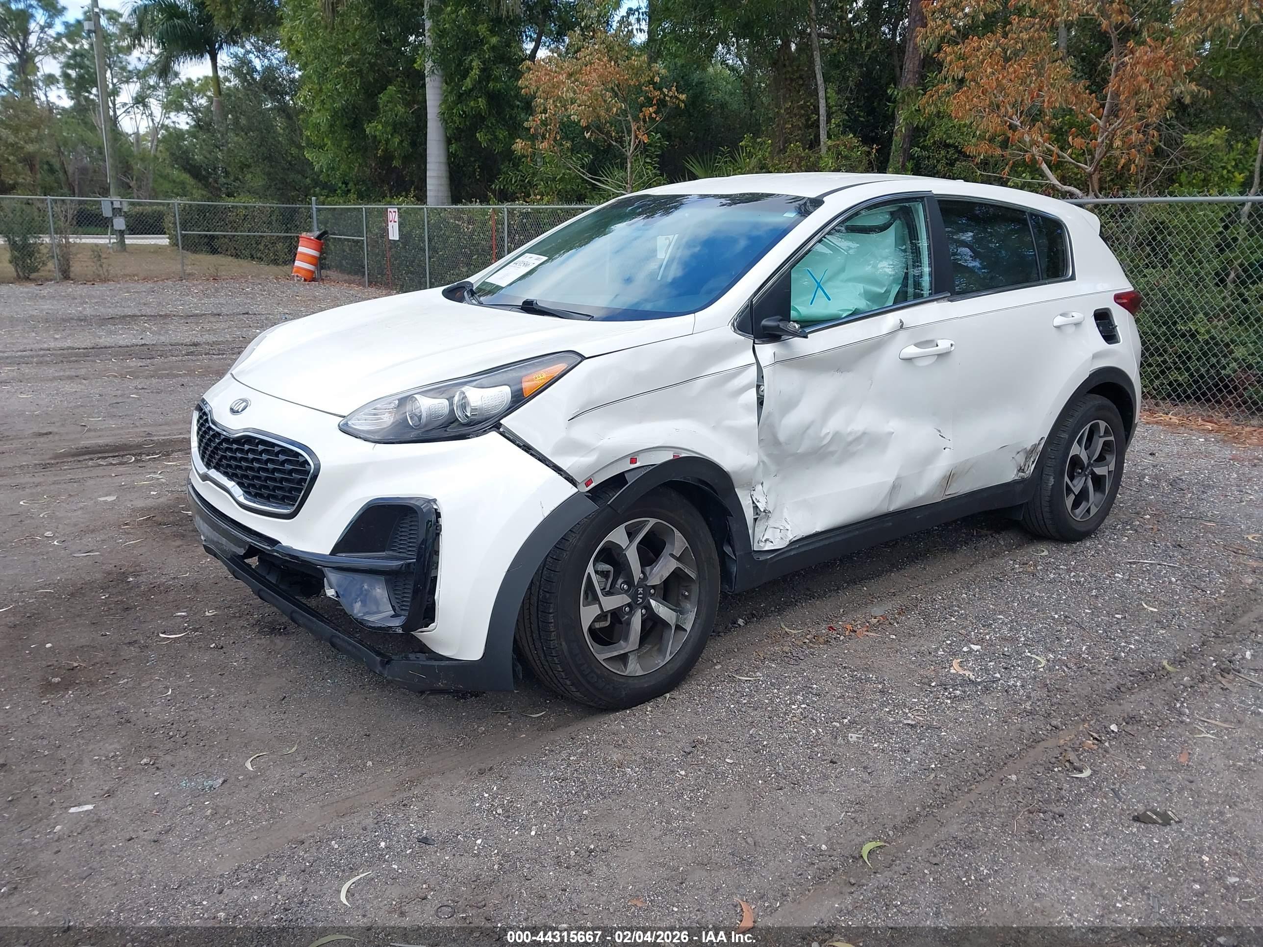 KIA SPORTAGE image 2