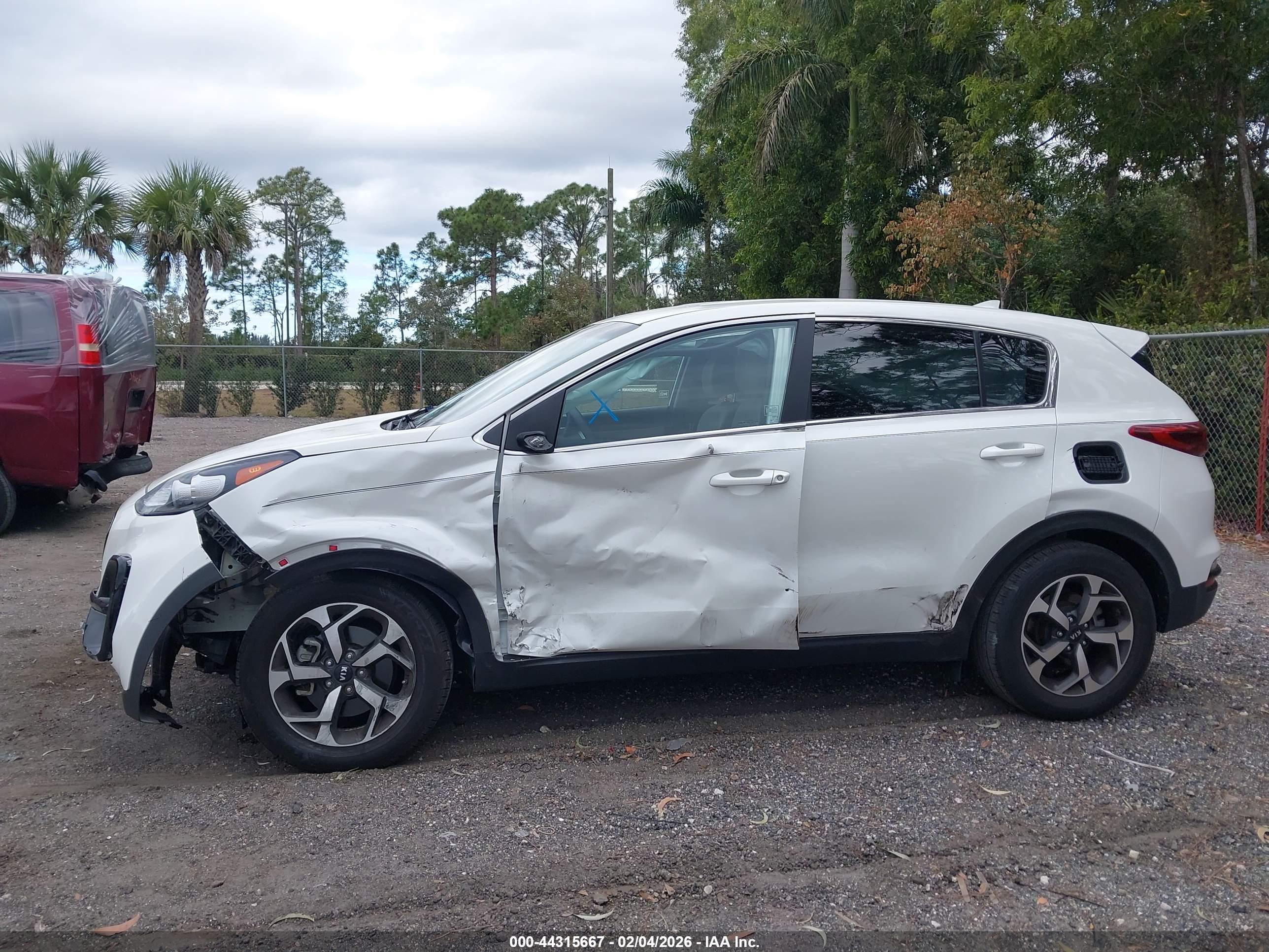 KIA SPORTAGE image 6