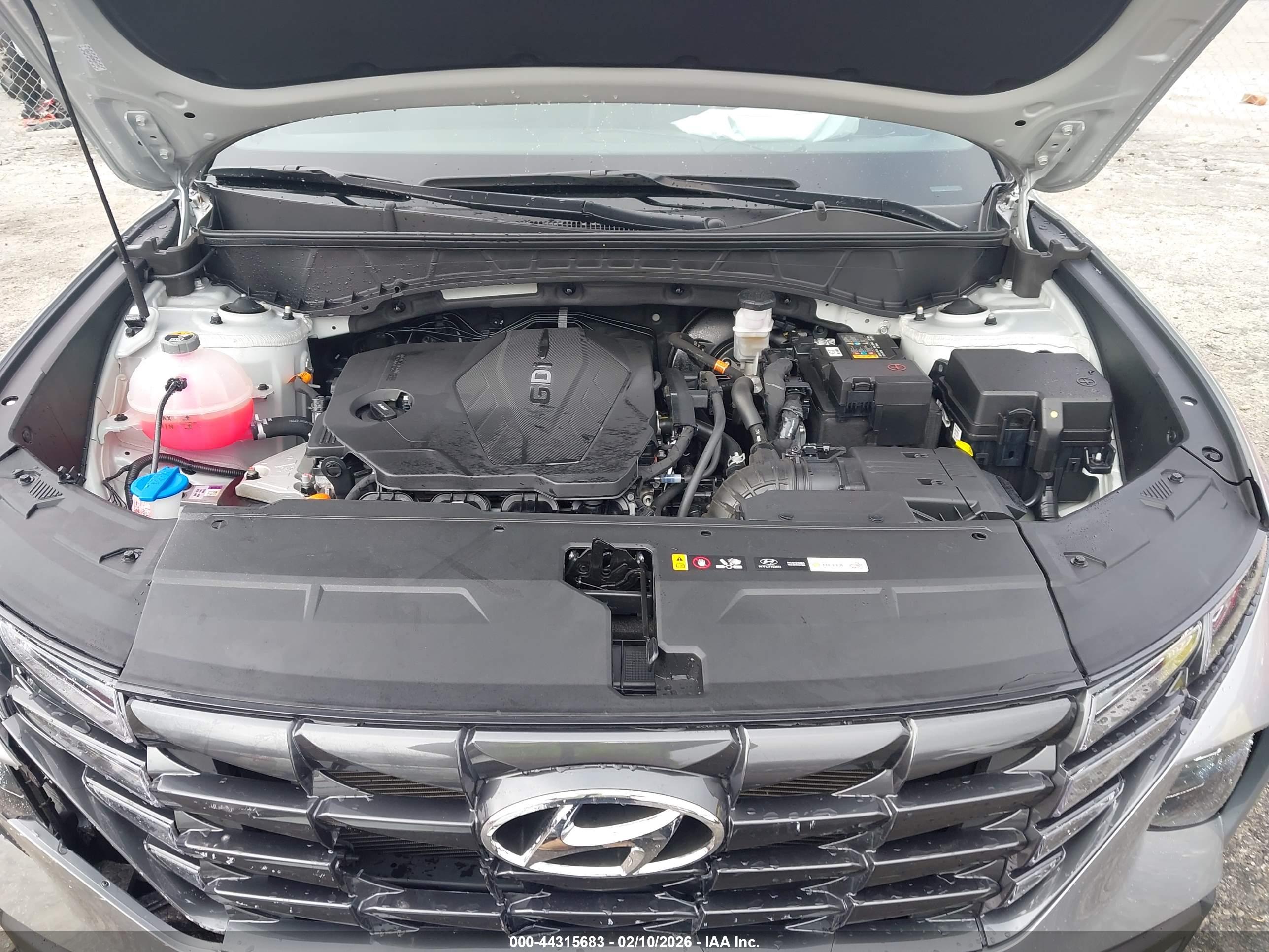 HYUNDAI TUCSON image 10
