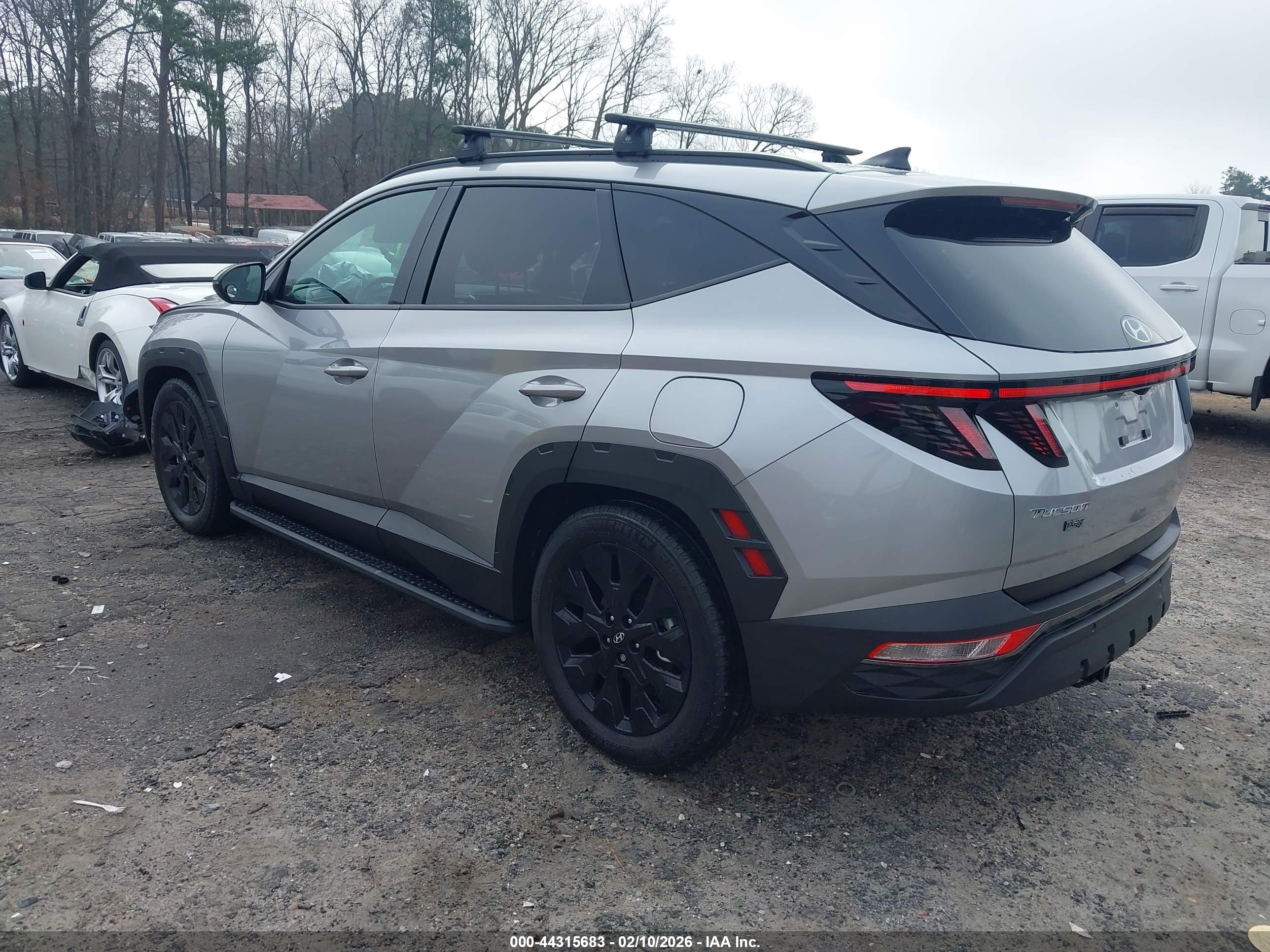 HYUNDAI TUCSON image 3
