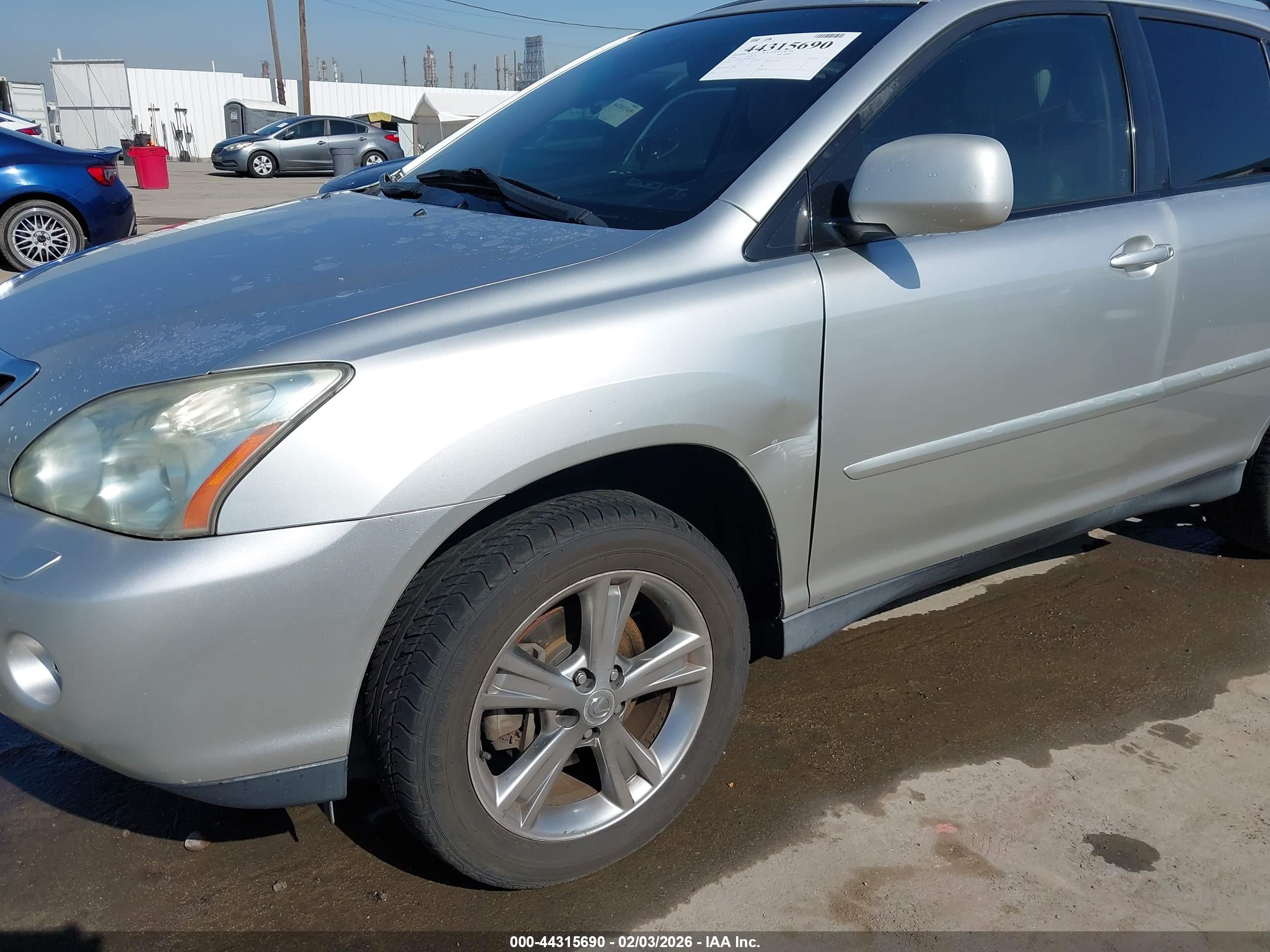 LEXUS RX image 6