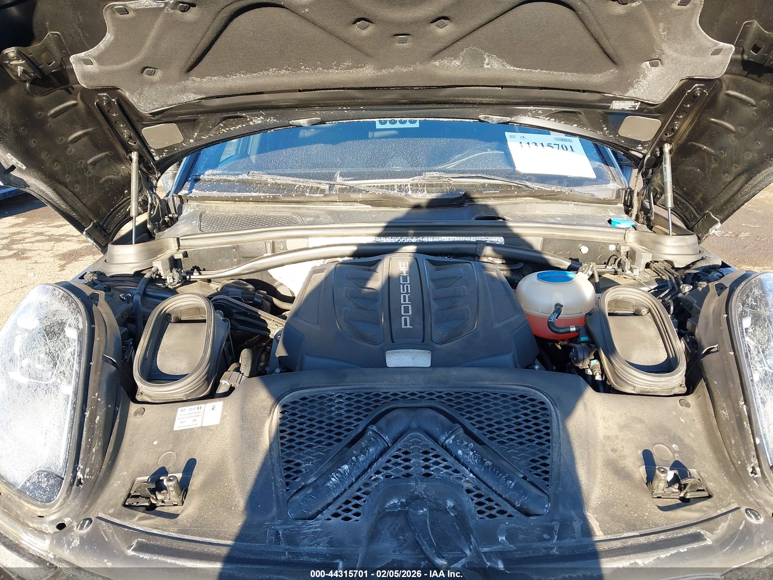 PORSCHE MACAN image 10