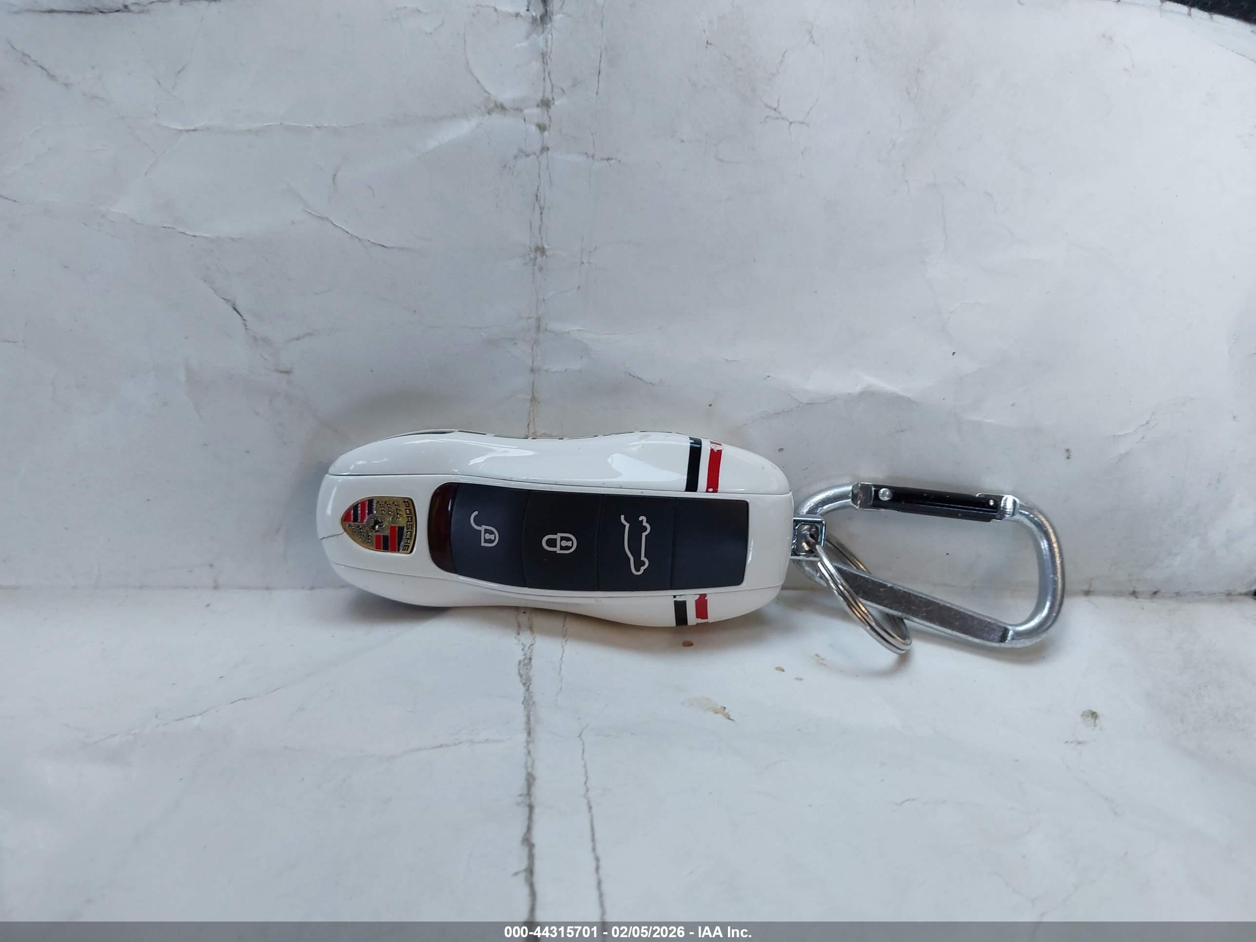 PORSCHE MACAN image 11