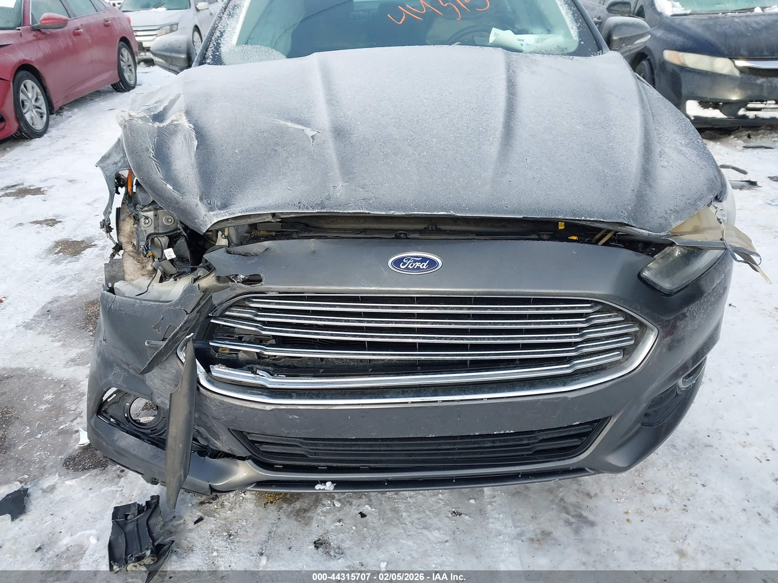 FORD FUSION image 6