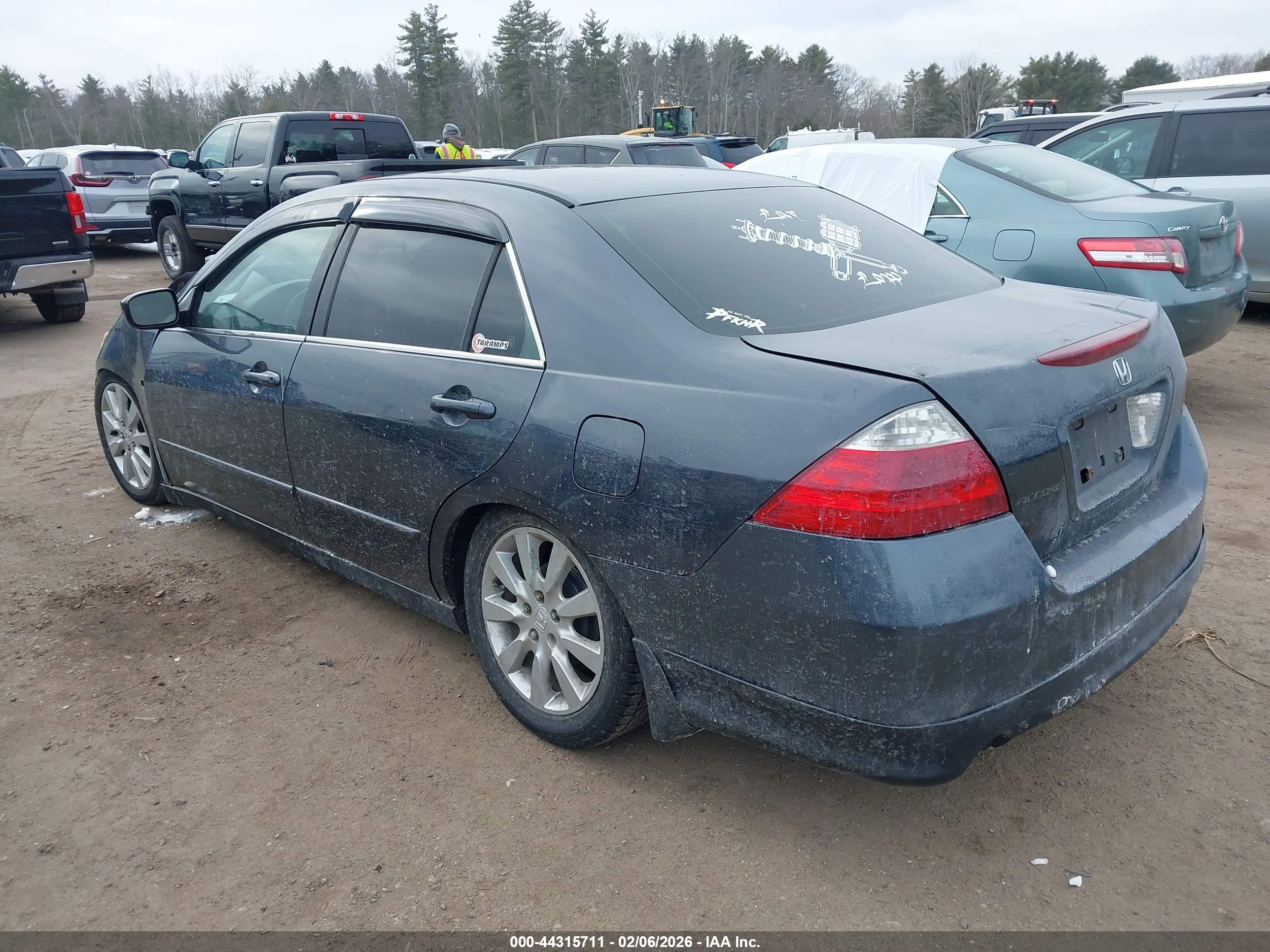 HONDA ACCORD image 3