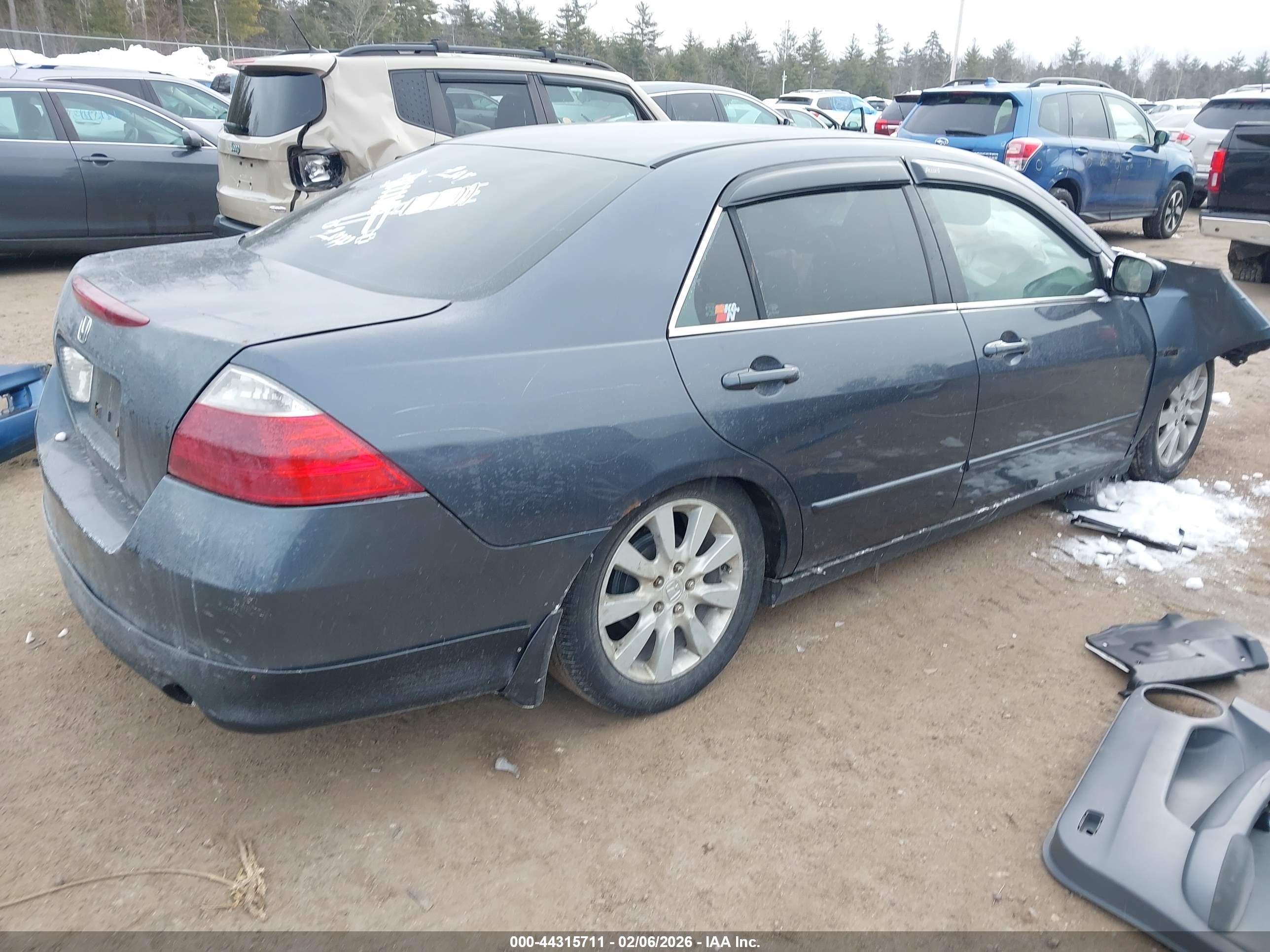 HONDA ACCORD image 4