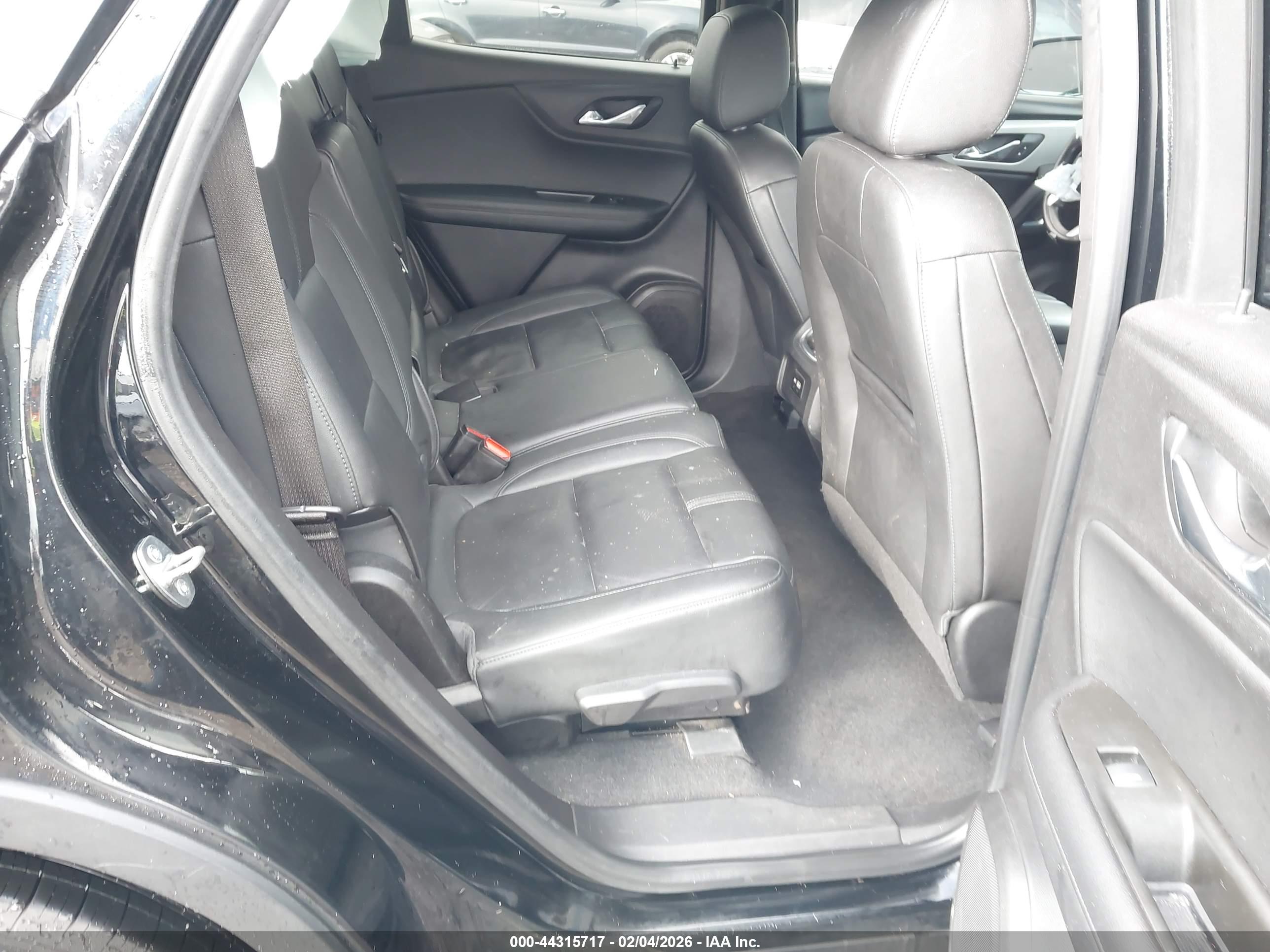 CHEVROLET BLAZER image 8
