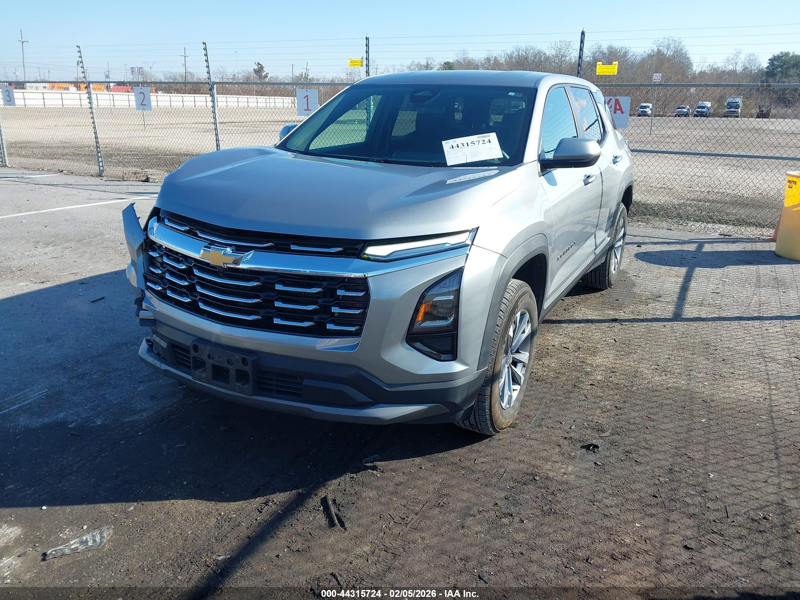 CHEVROLET EQUINOX image 2