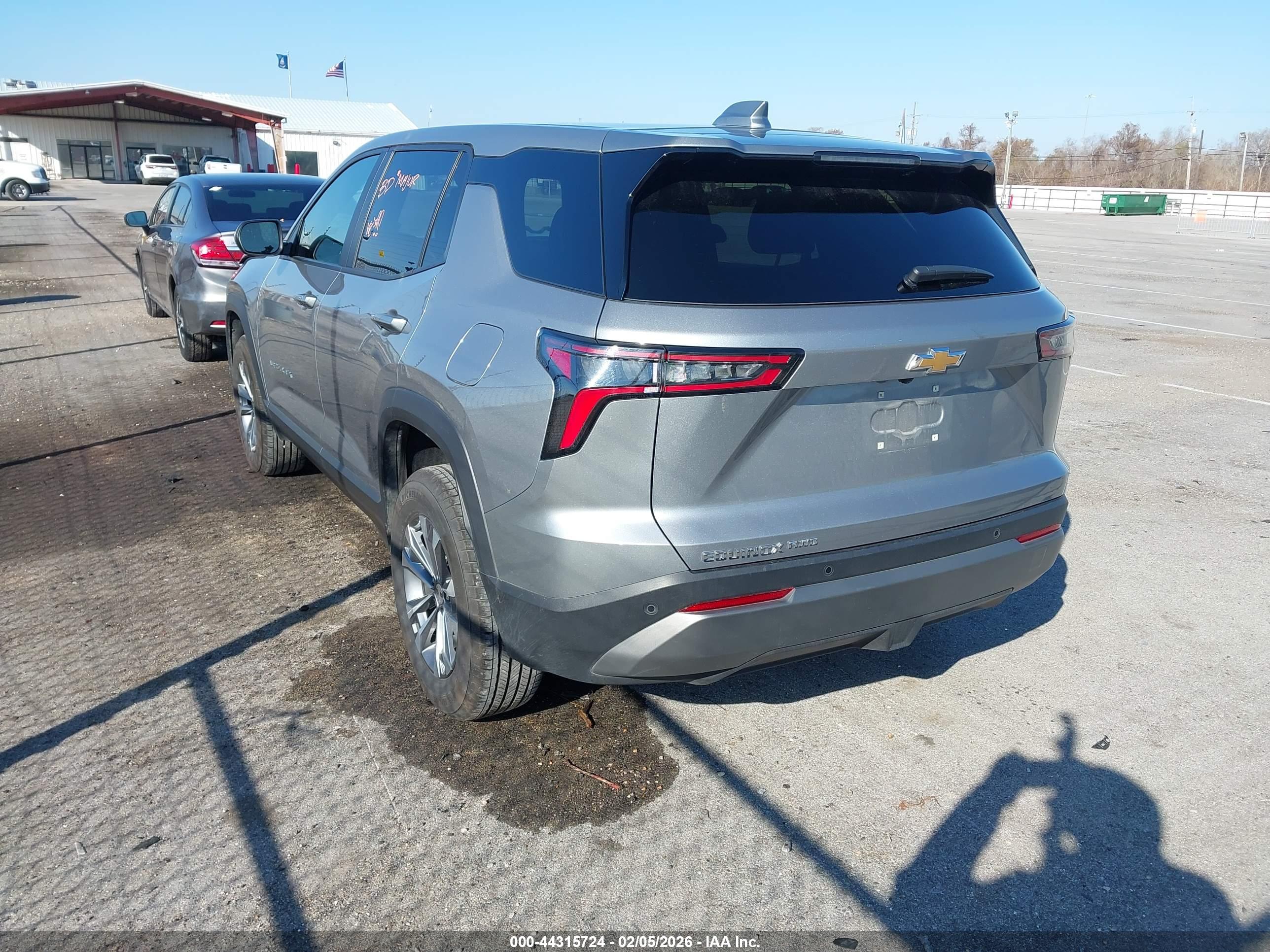 CHEVROLET EQUINOX image 3