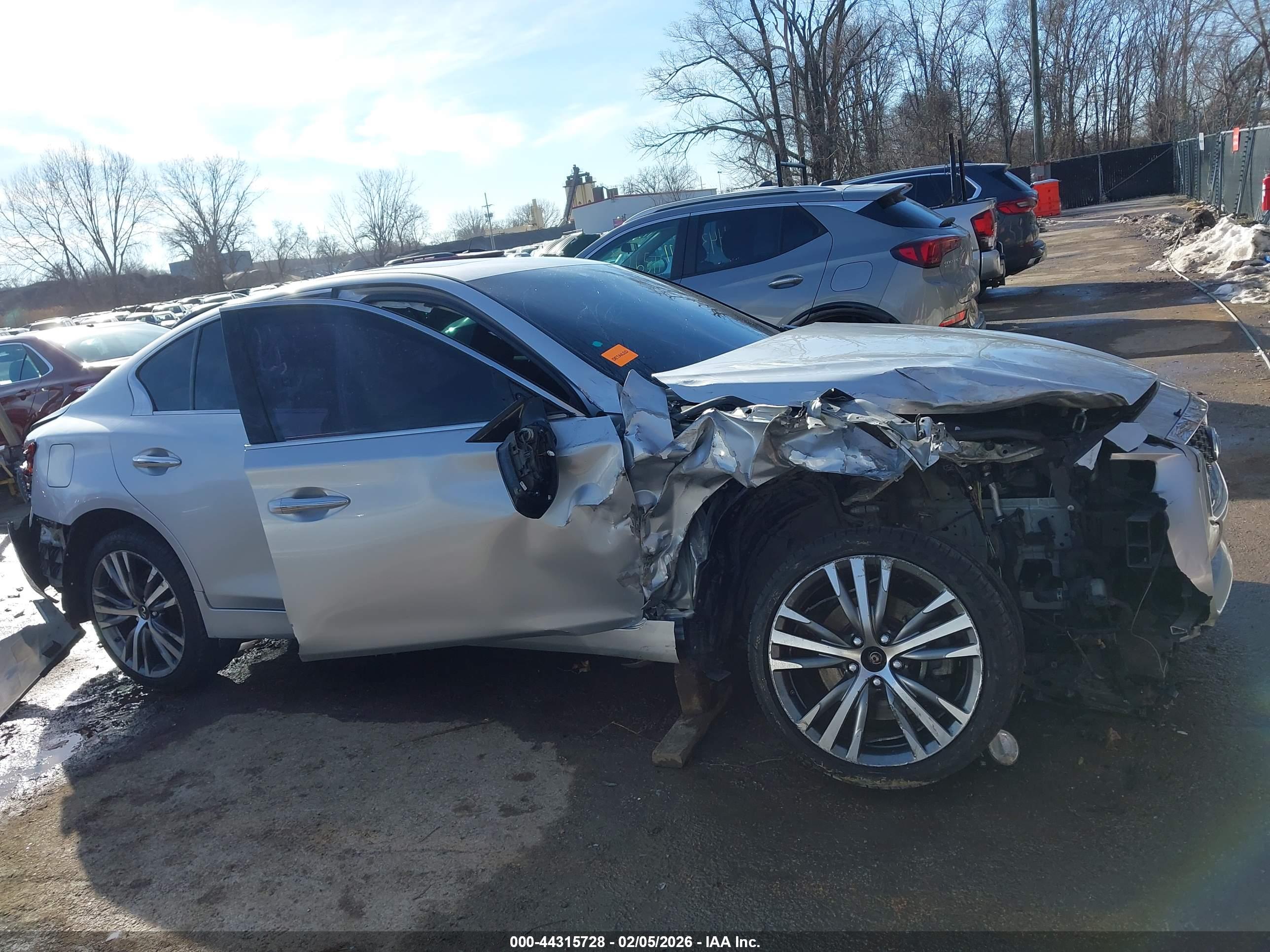 INFINITI Q50 image 6