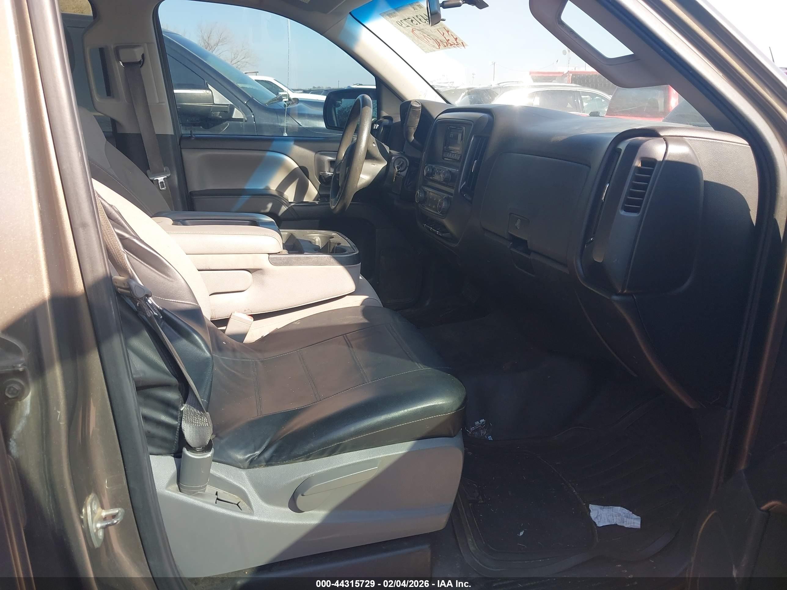 CHEVROLET SILVERADO image 5