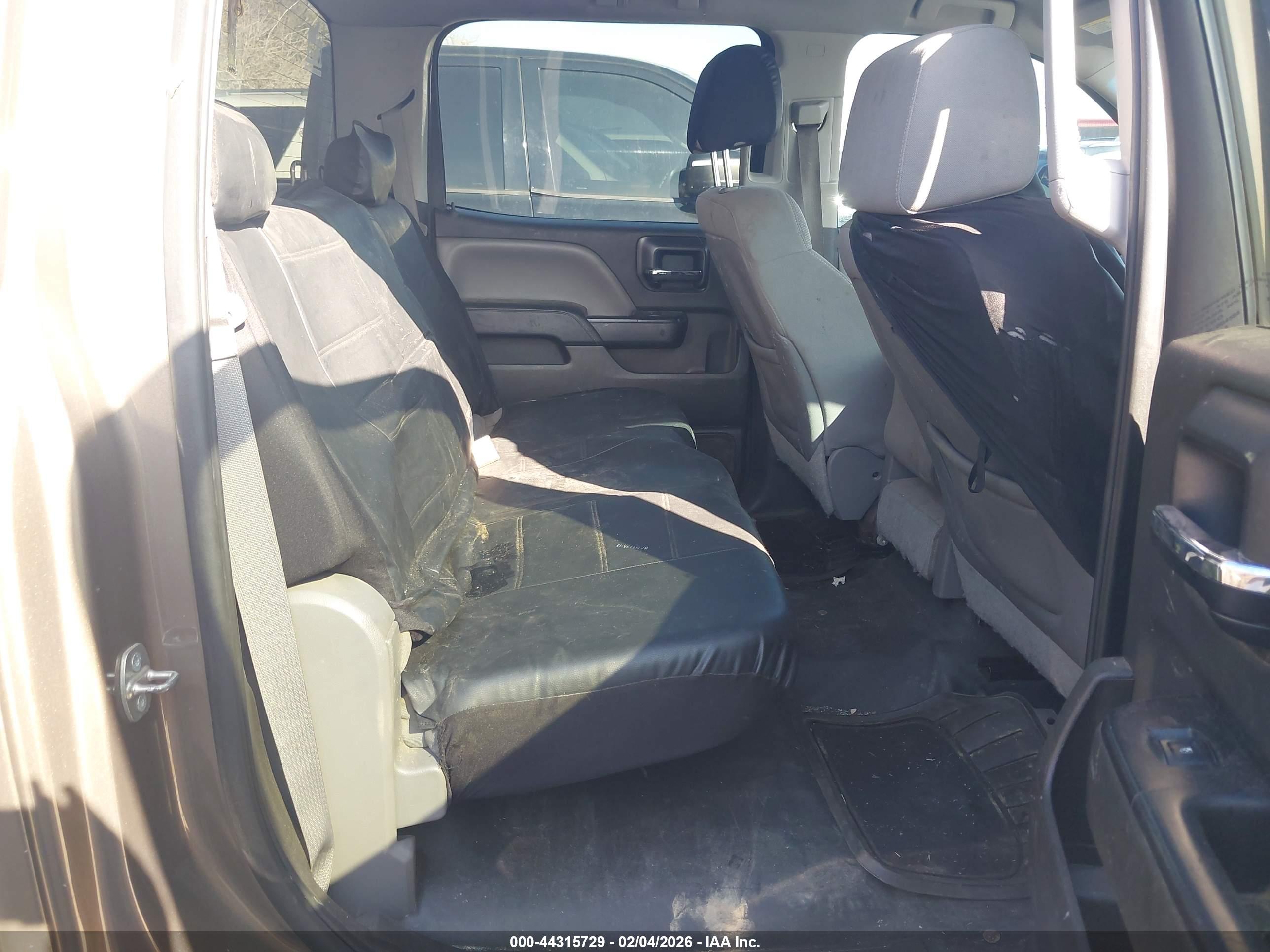 CHEVROLET SILVERADO image 8