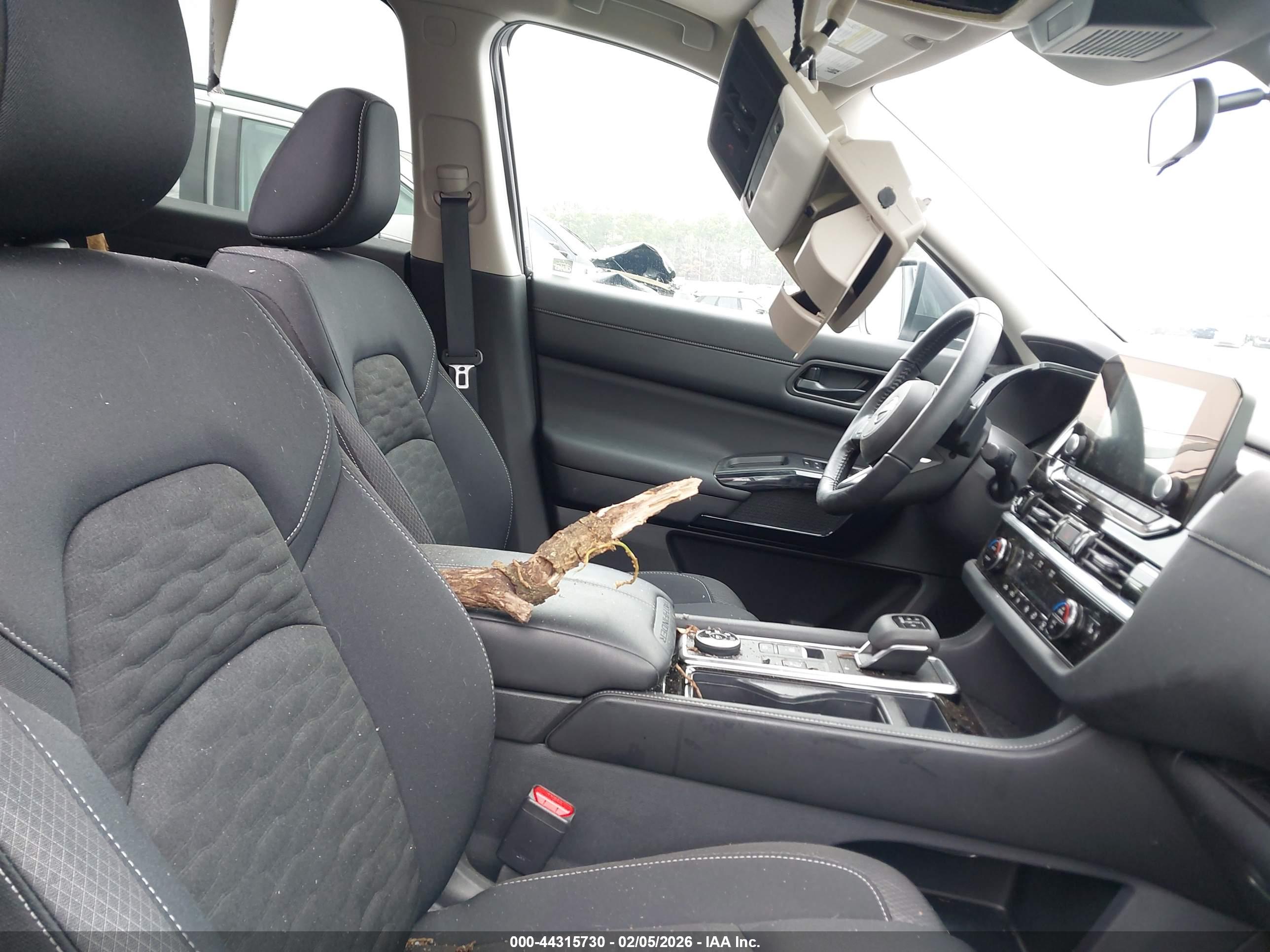 NISSAN PATHFINDER image 5