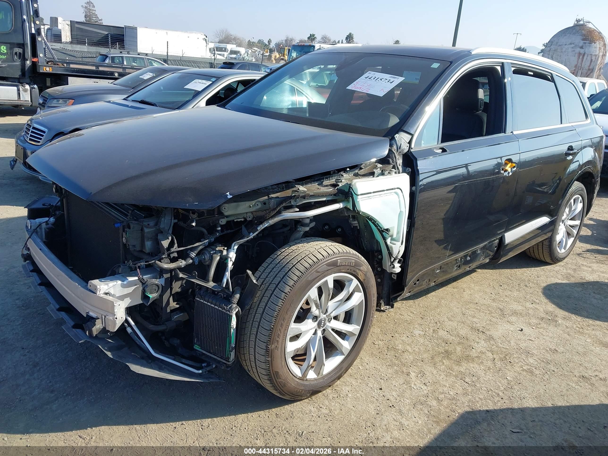 AUDI Q7 image 2