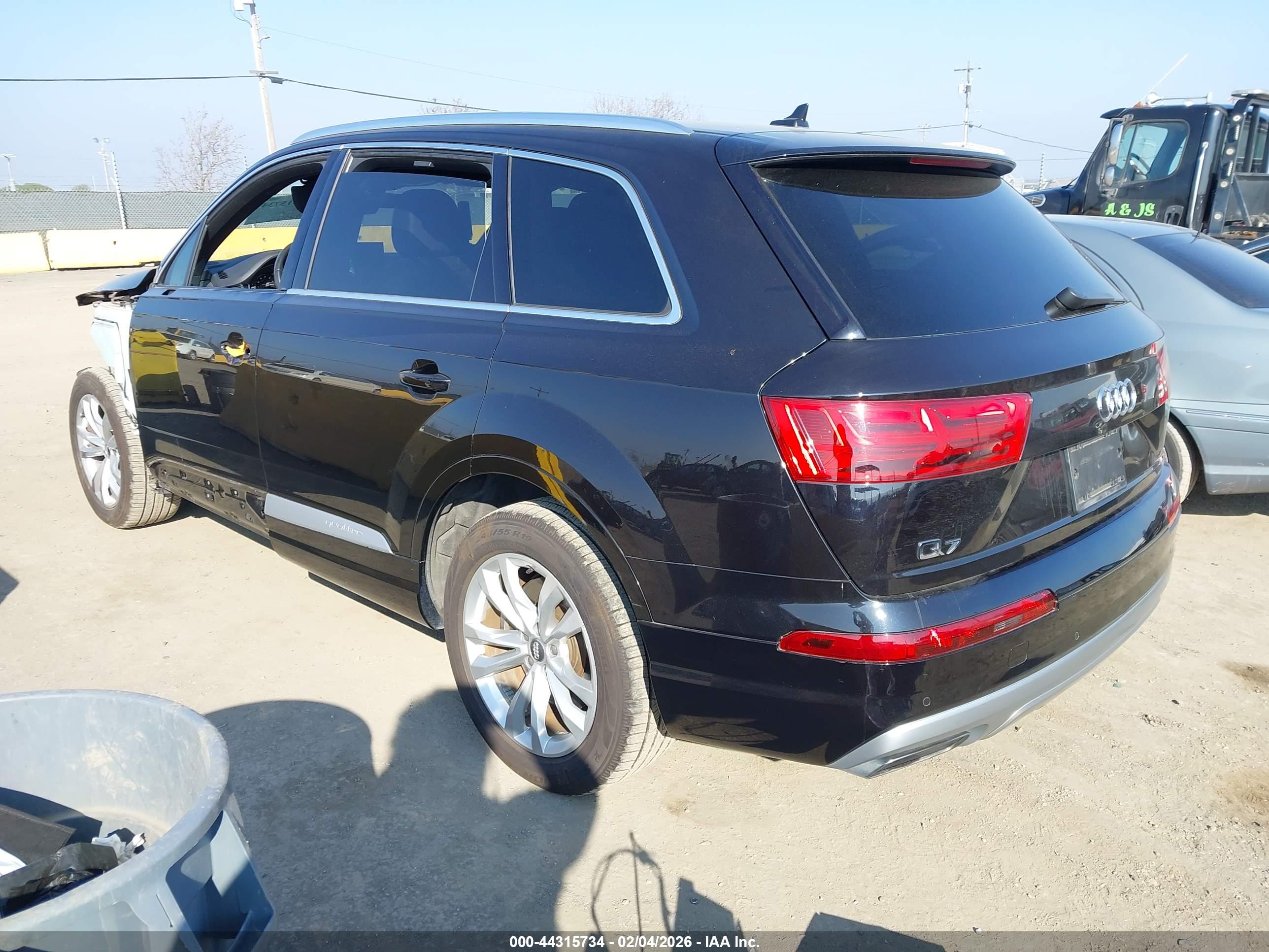 AUDI Q7 image 3