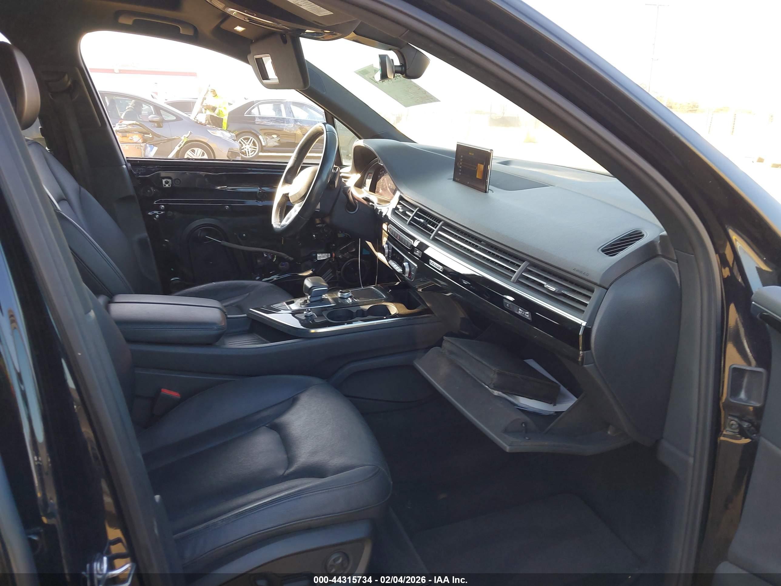 AUDI Q7 image 5