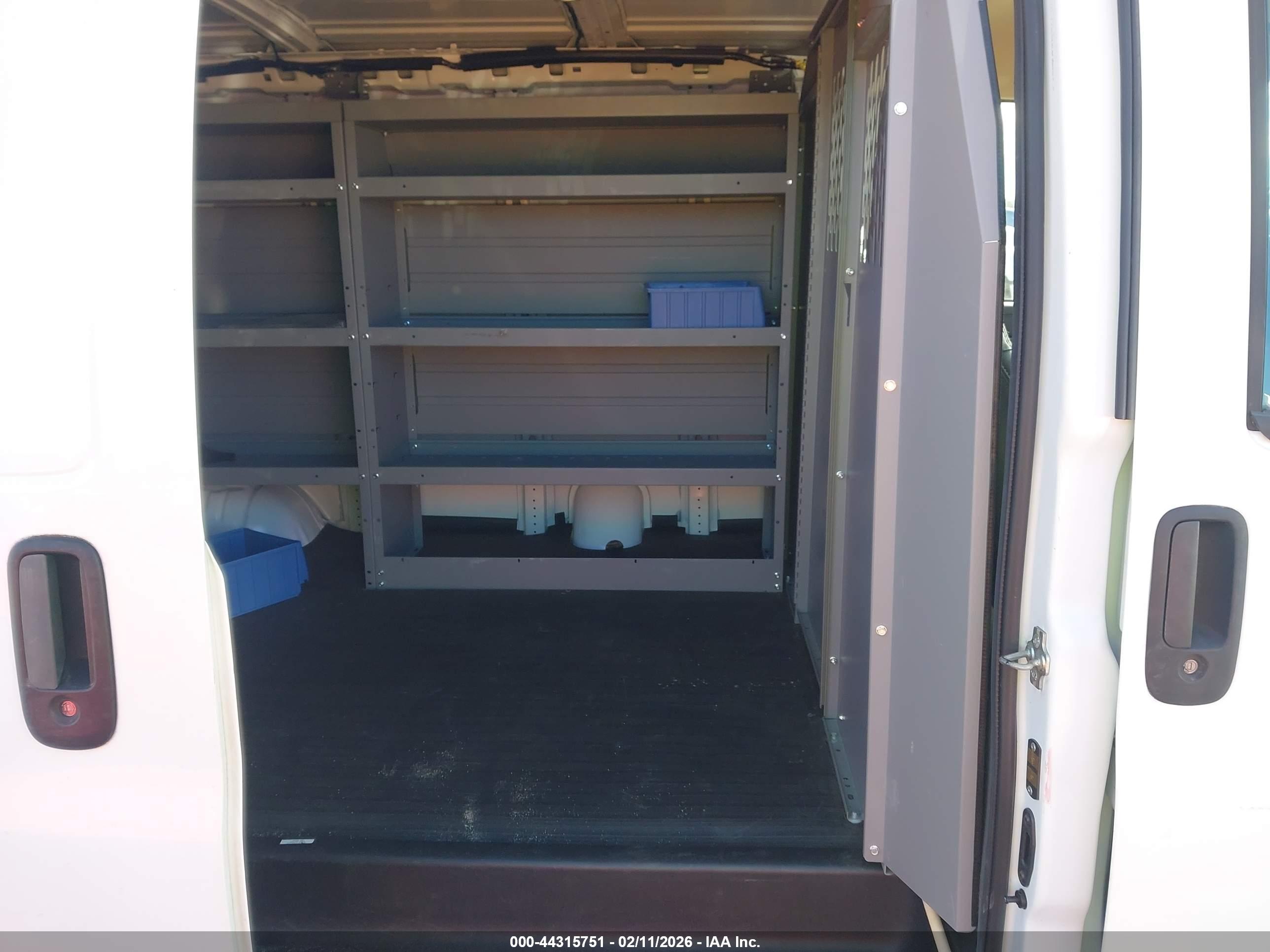 CHEVROLET EXPRESS image 8