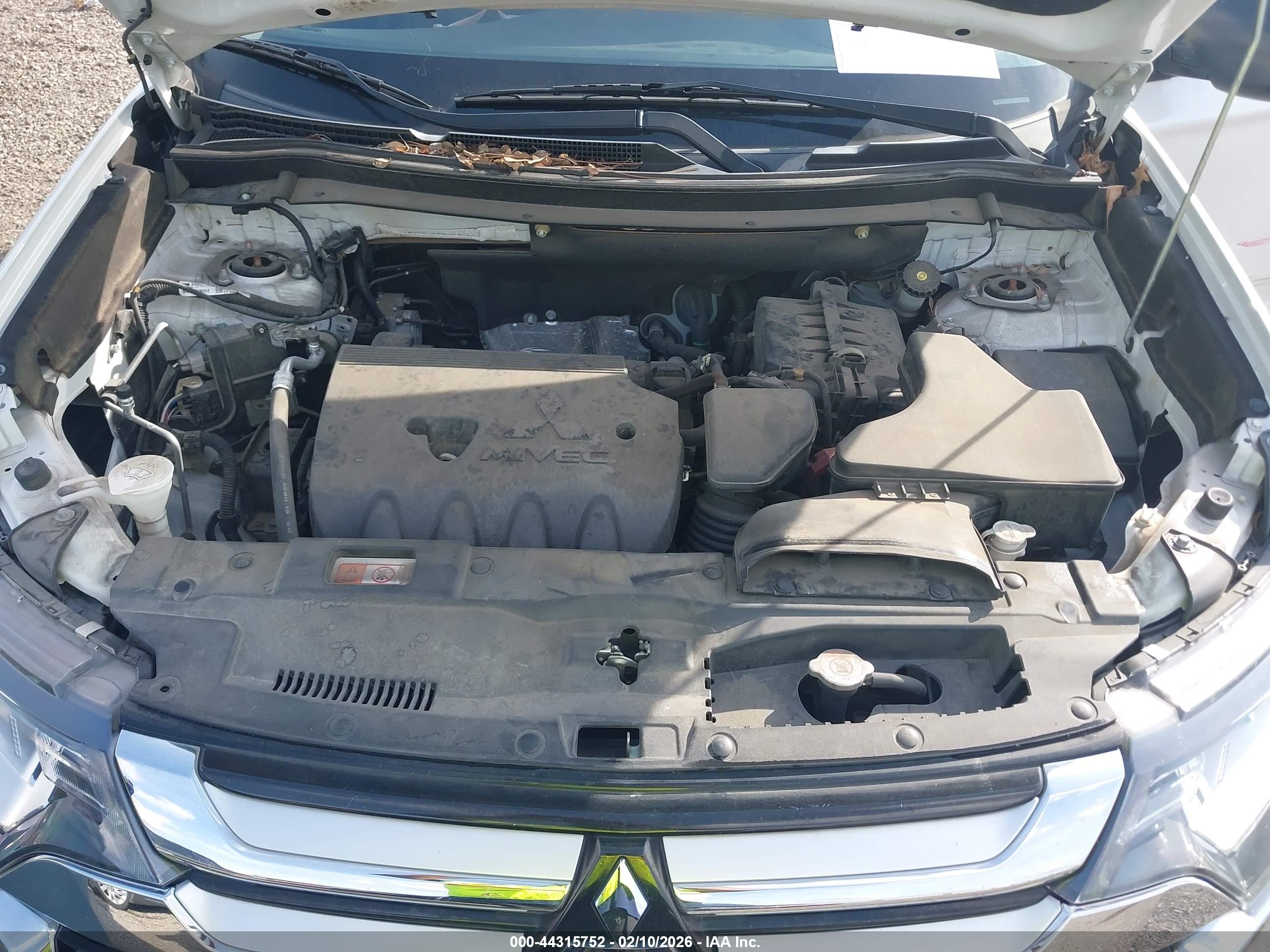 MITSUBISHI OUTLANDER image 10
