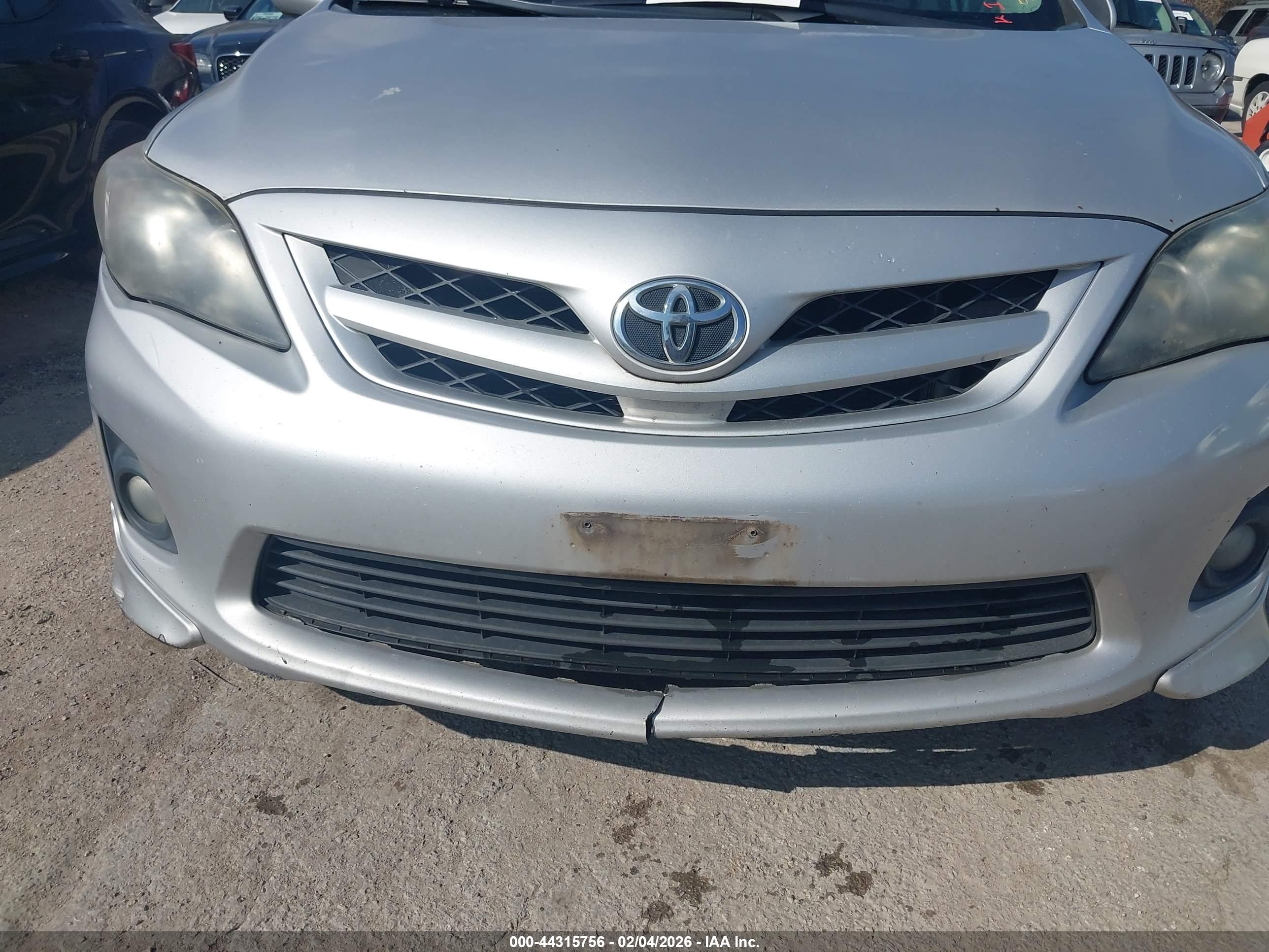 TOYOTA COROLLA image 6