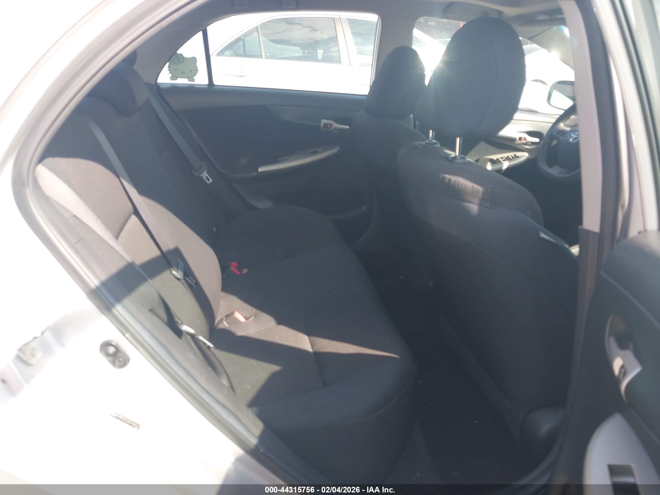 TOYOTA COROLLA image 8