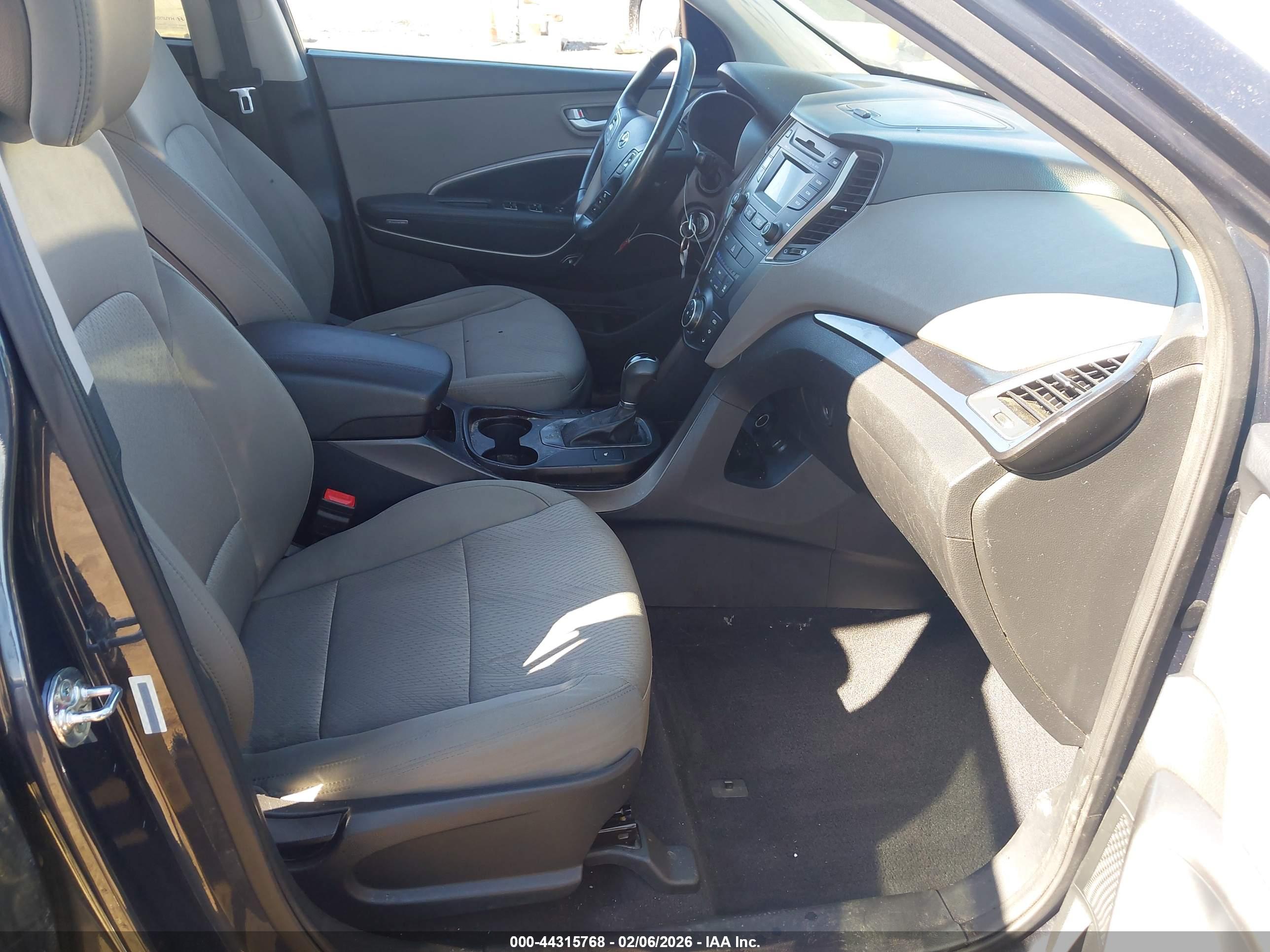 HYUNDAI SANTA image 5