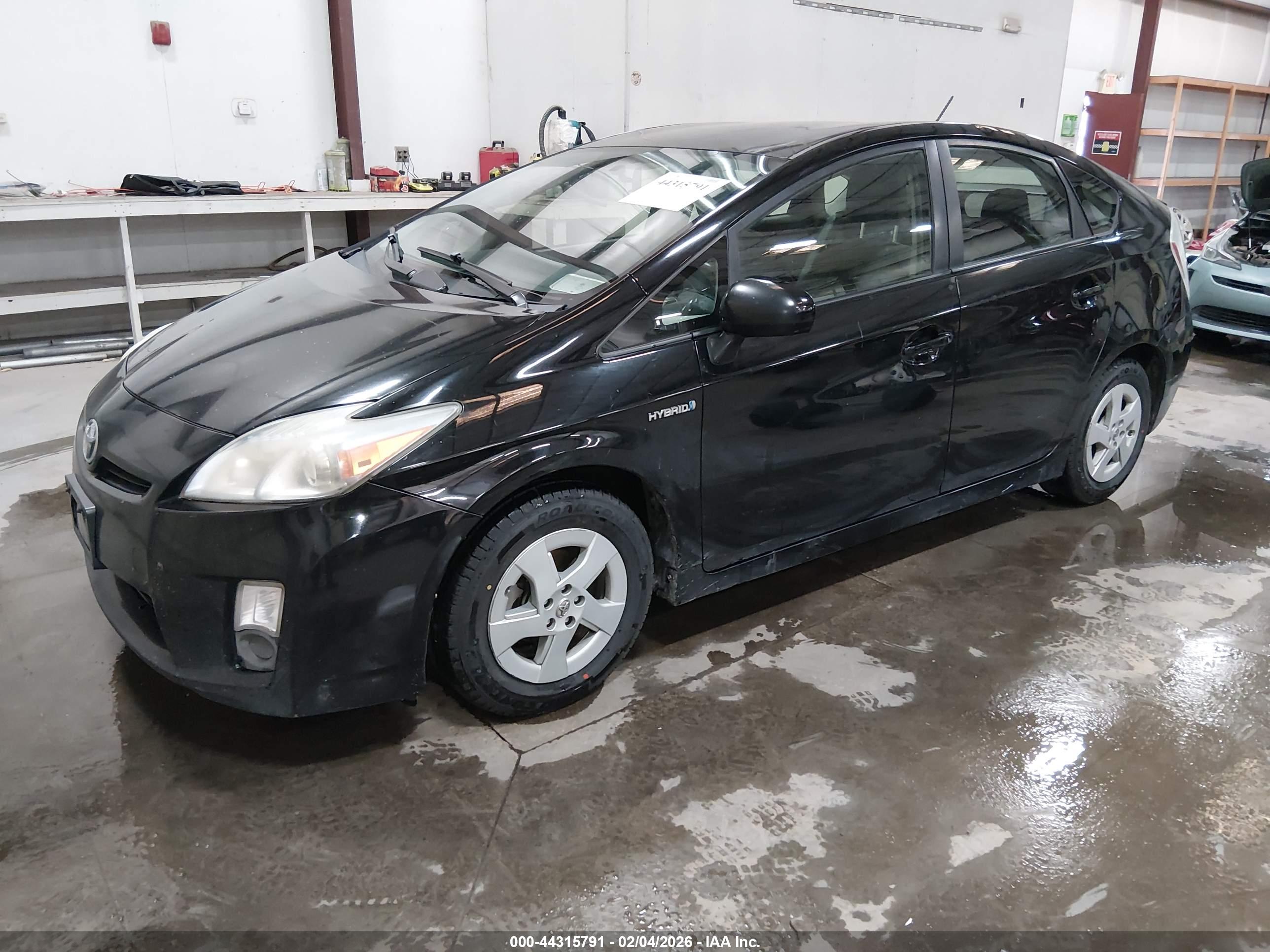 TOYOTA PRIUS image 2