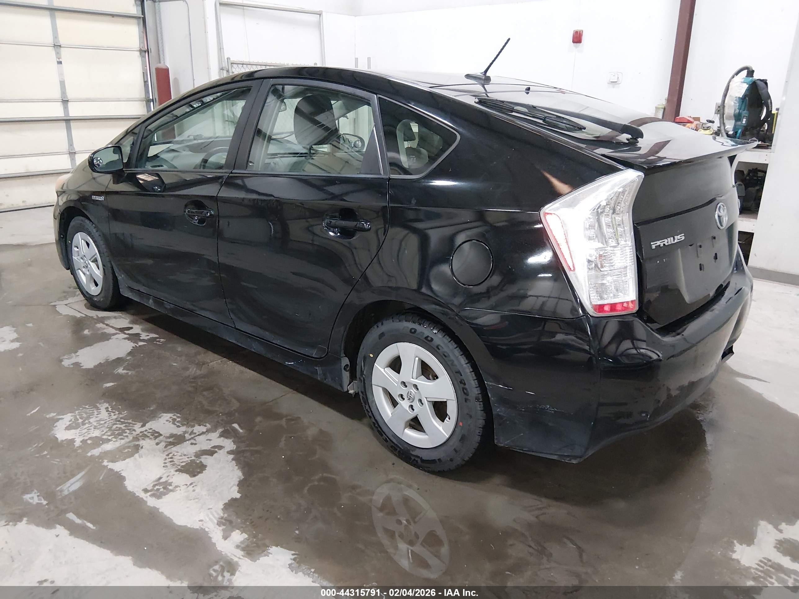 TOYOTA PRIUS image 3
