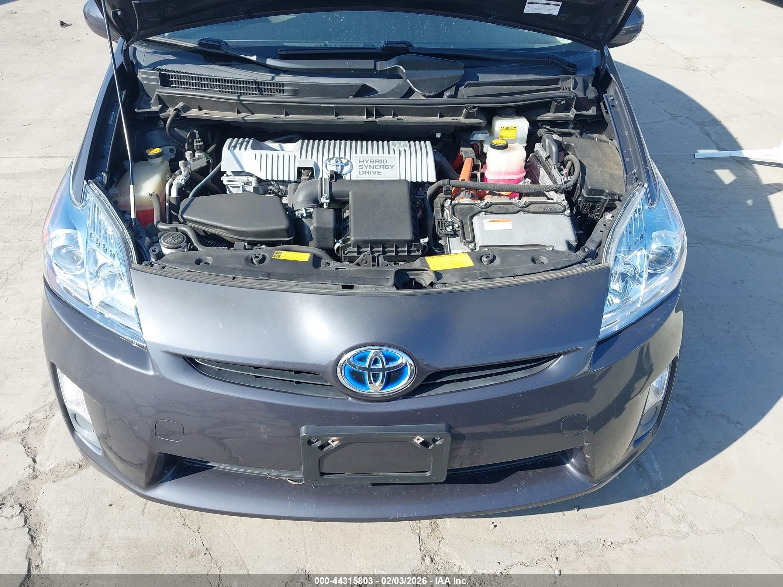 TOYOTA PRIUS image 10