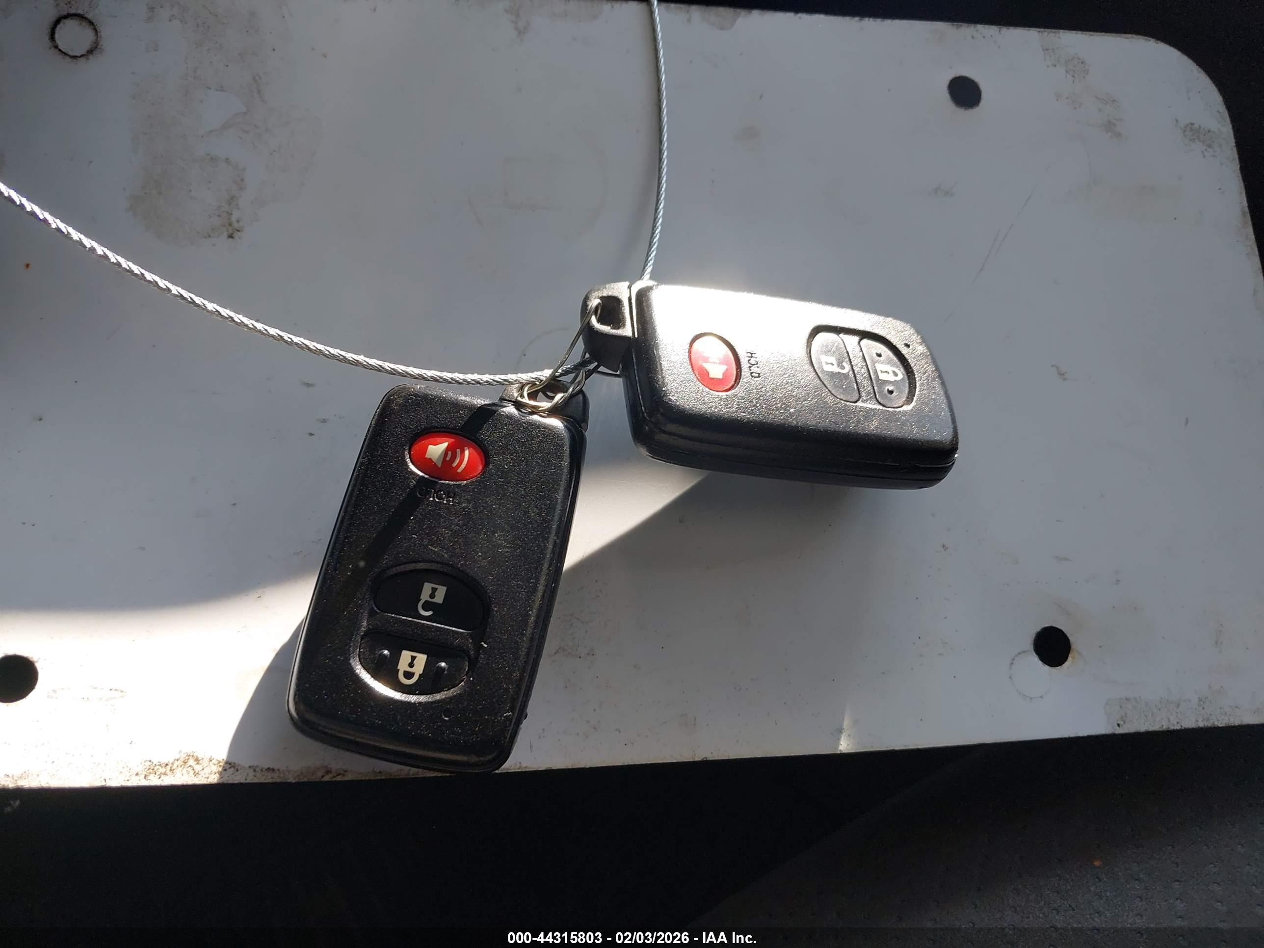 TOYOTA PRIUS image 11