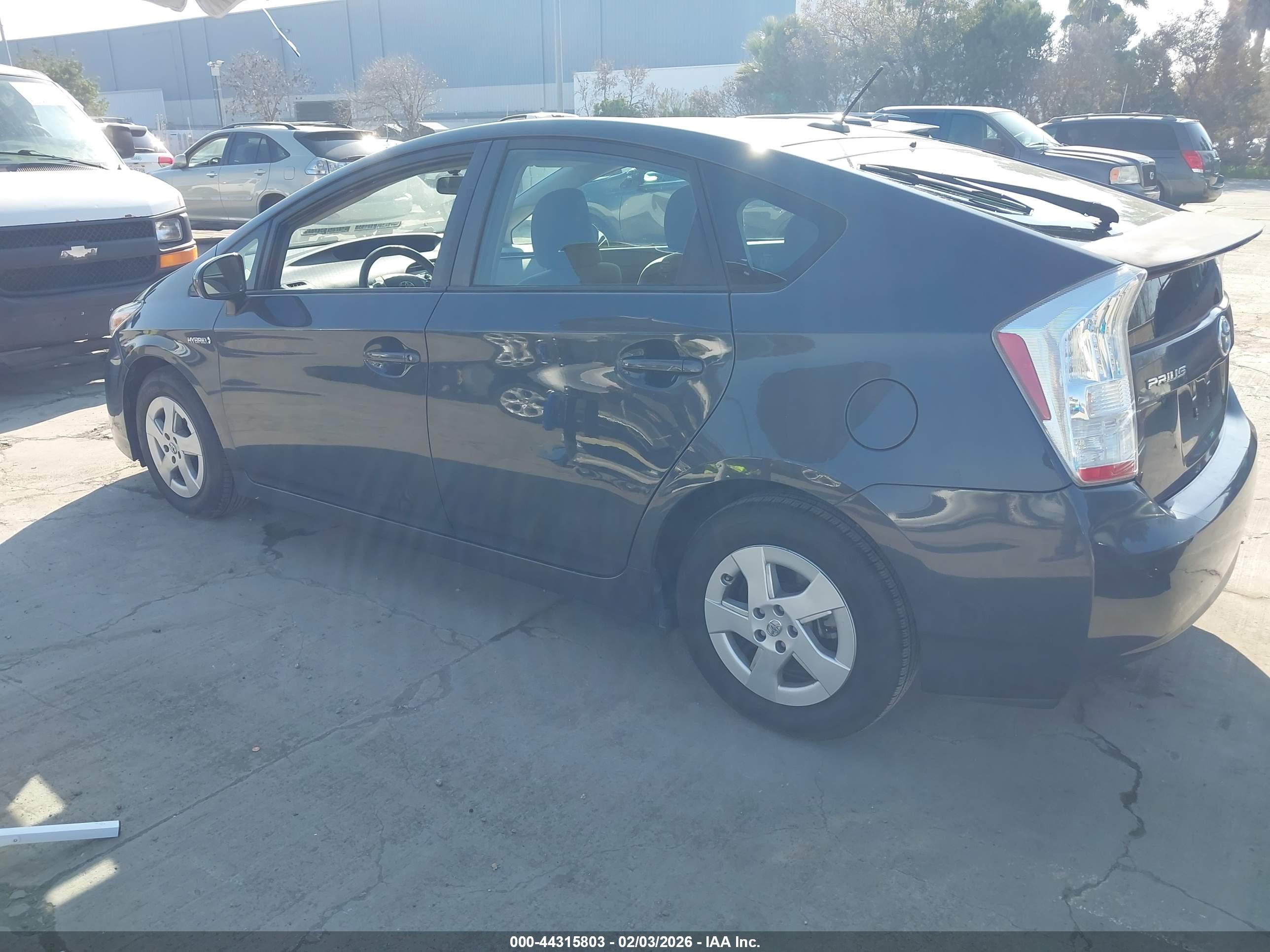 TOYOTA PRIUS image 3