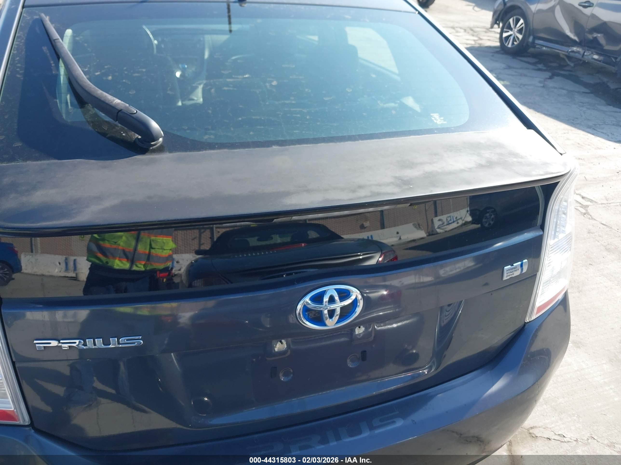 TOYOTA PRIUS image 6