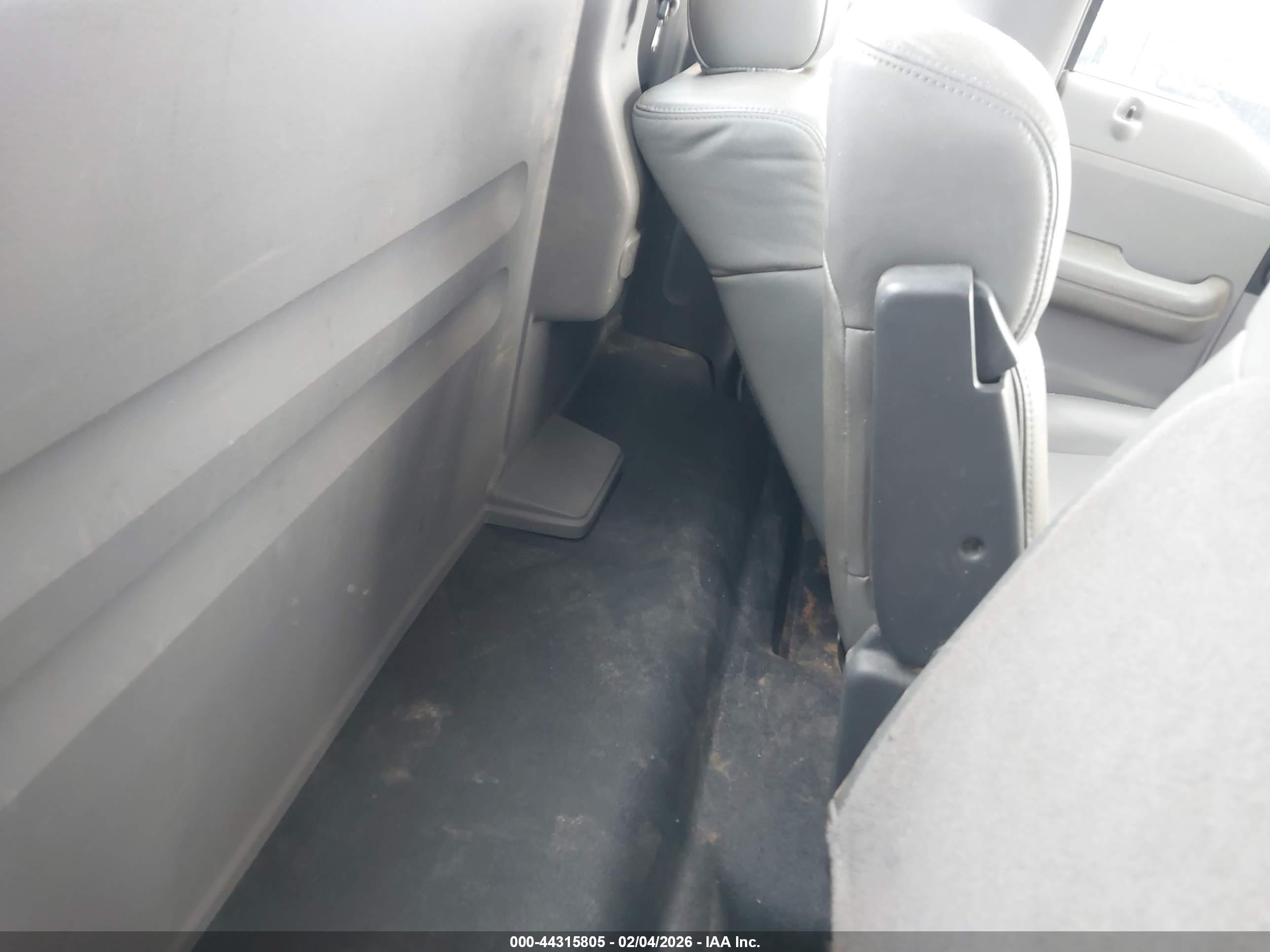 FORD F-150 image 8