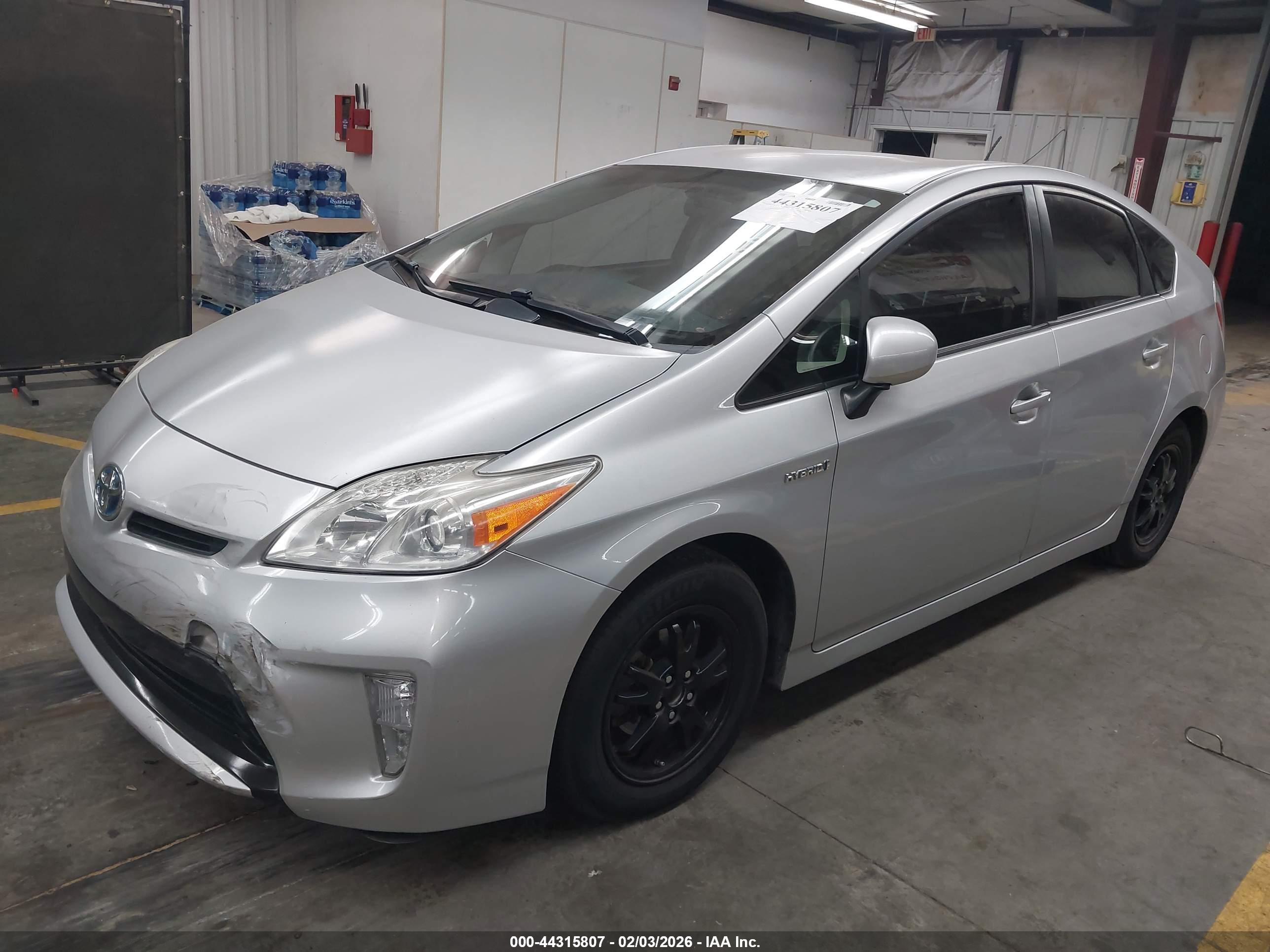 TOYOTA PRIUS image 2