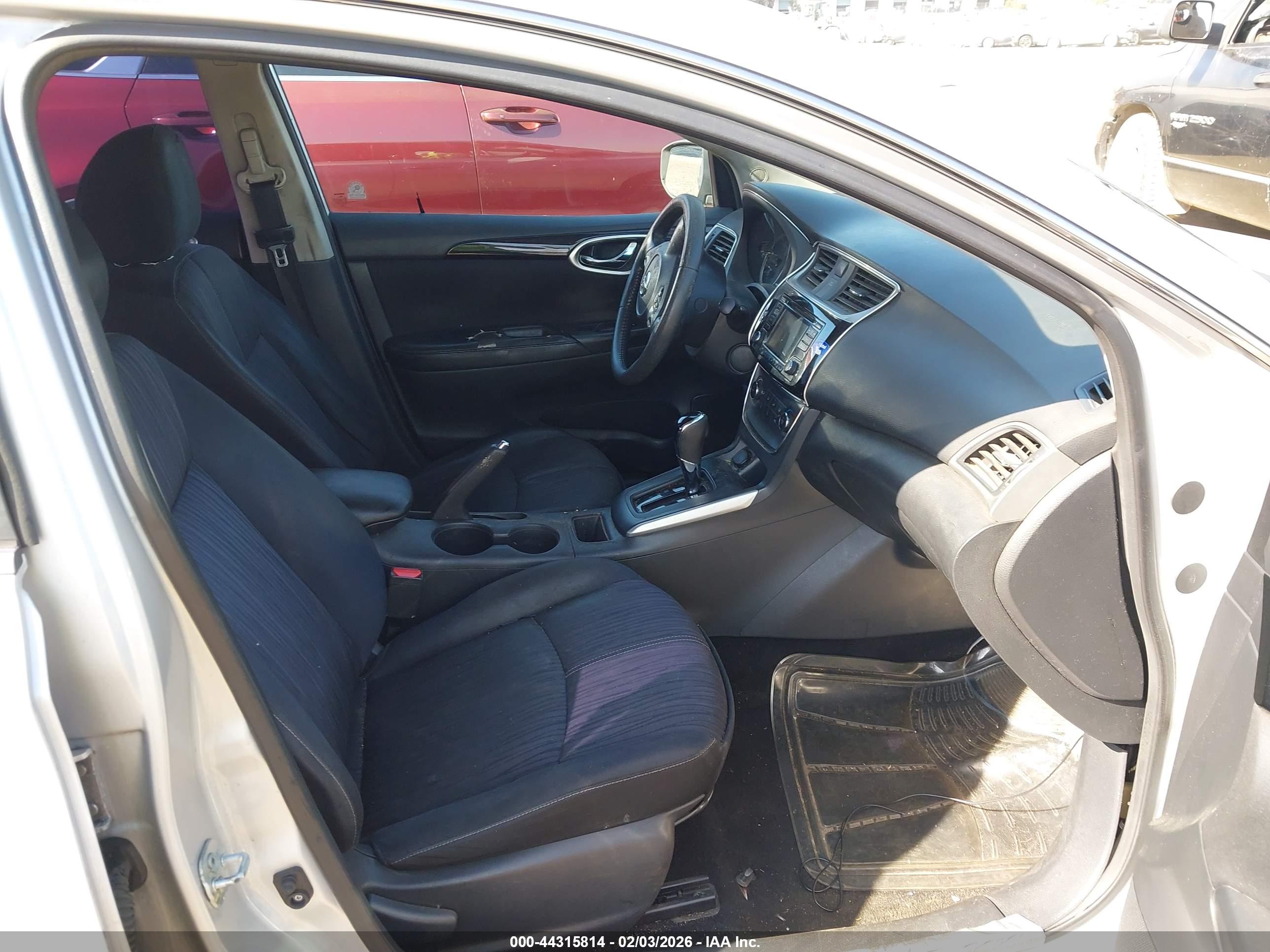 NISSAN SENTRA image 5
