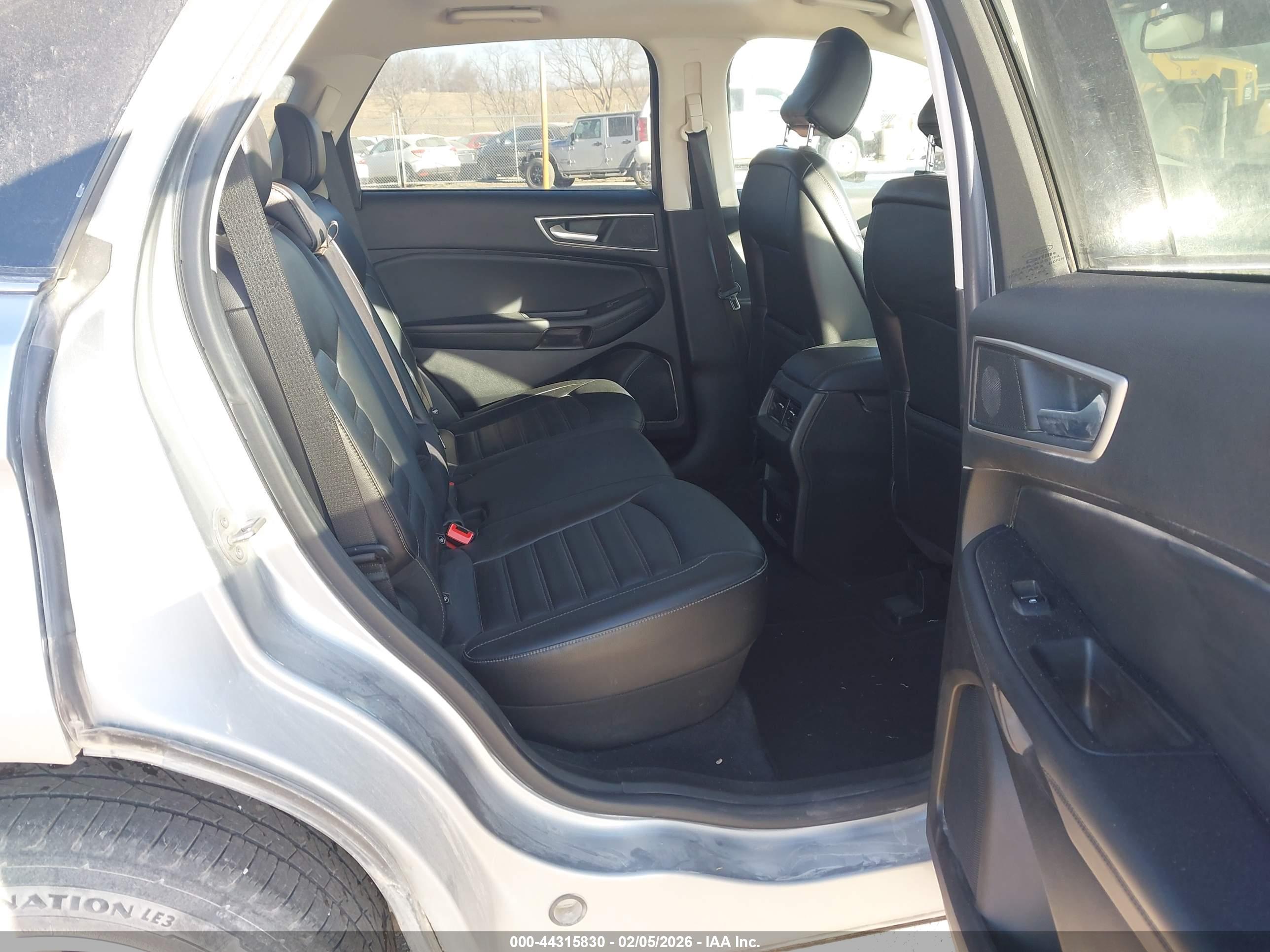 FORD EDGE image 8